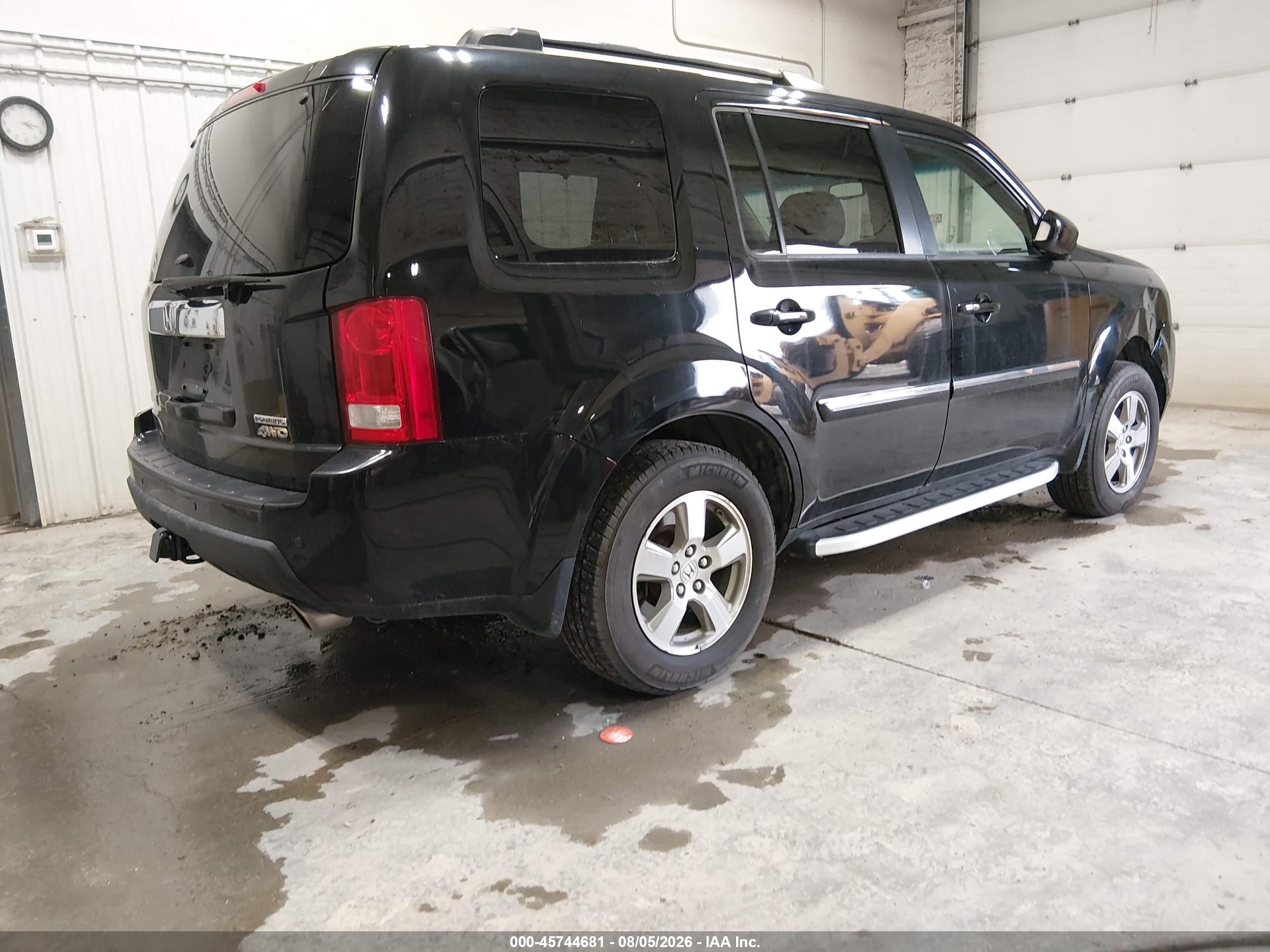 2011 Honda Pilot Touring Black vin: 5FNYF4H98BB016348