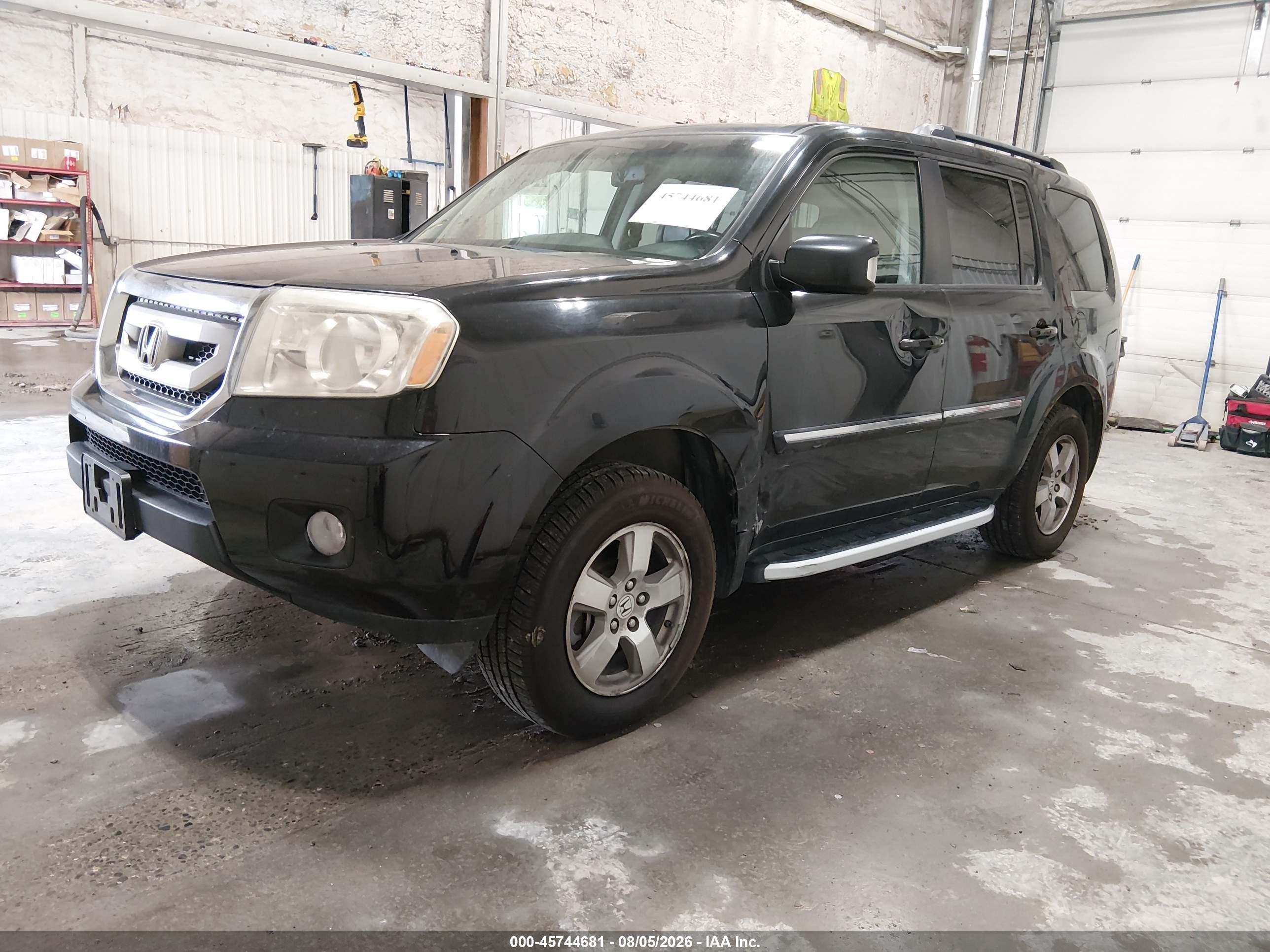 2011 Honda Pilot Touring Black vin: 5FNYF4H98BB016348