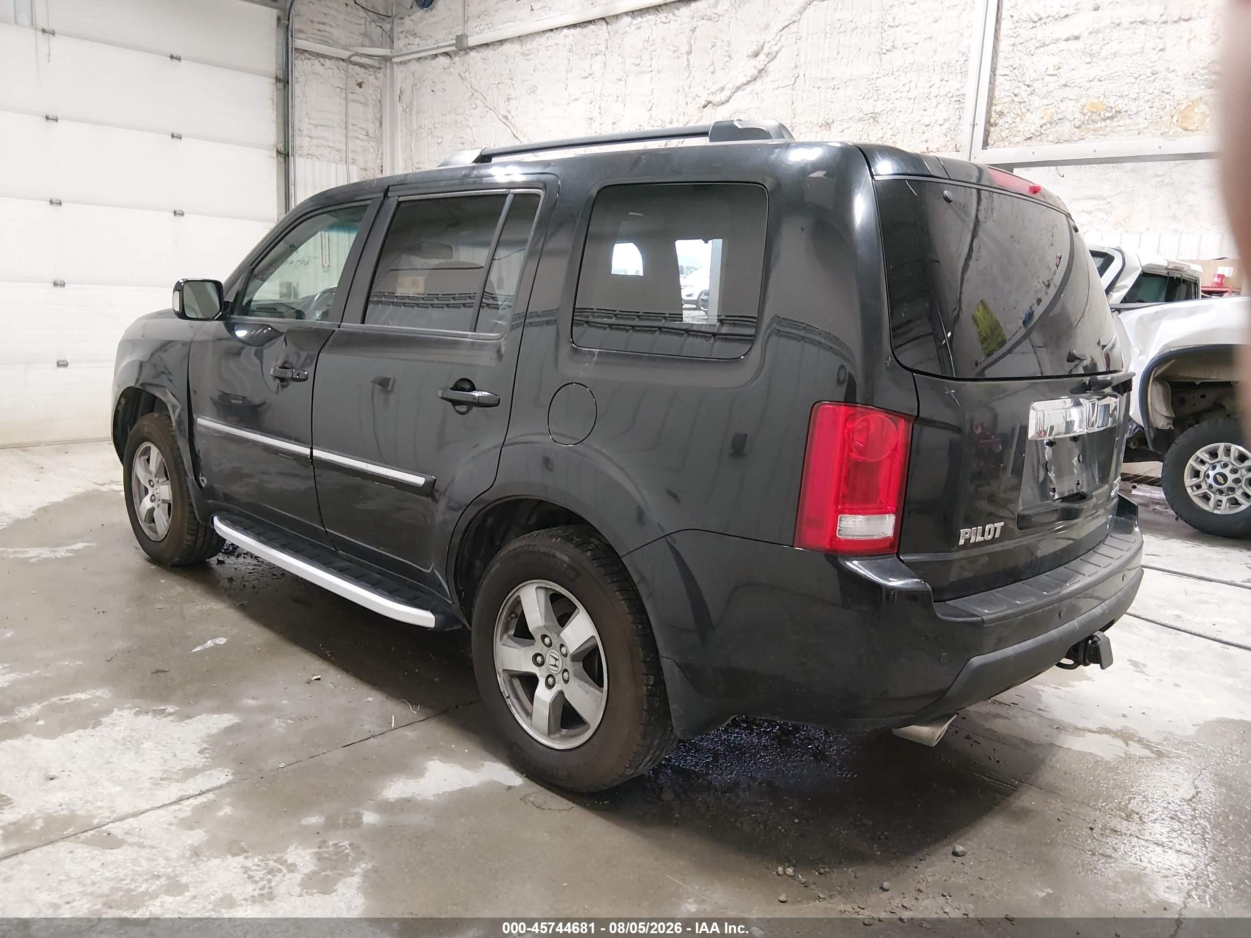 2011 Honda Pilot Touring Black vin: 5FNYF4H98BB016348