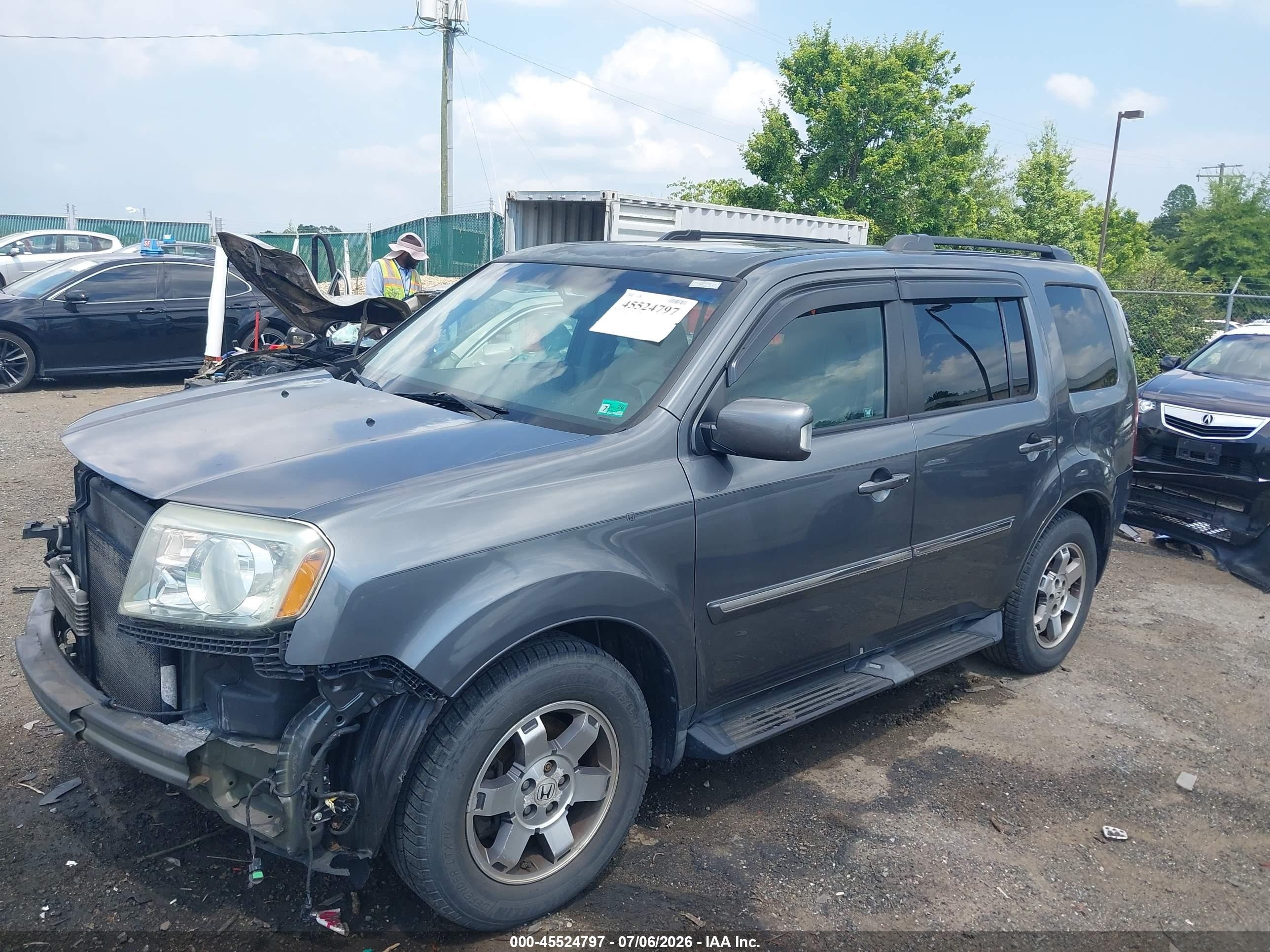2011 Honda Pilot Touring Gray vin: 5FNYF4H98BB025826