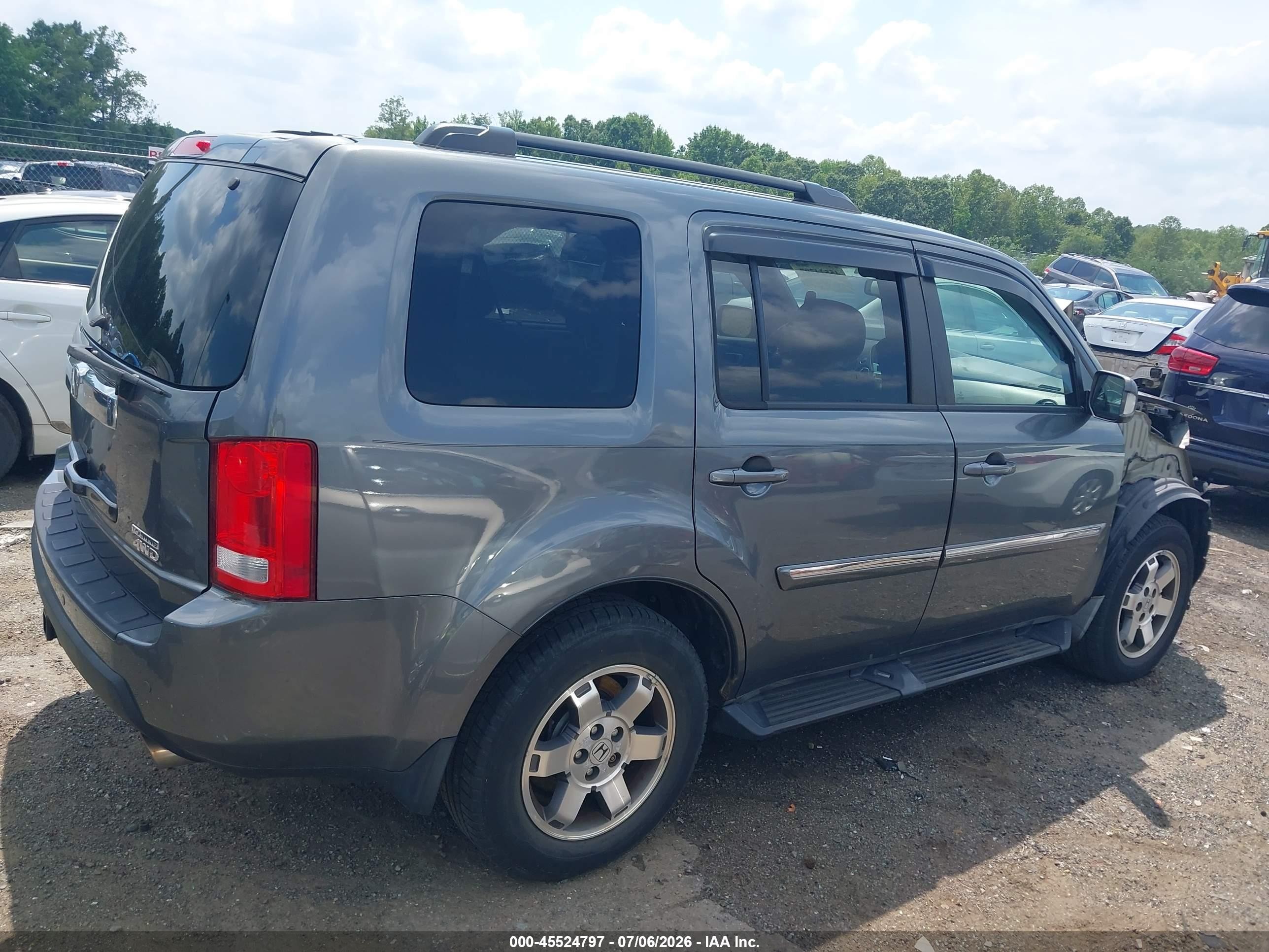 2011 Honda Pilot Touring Gray vin: 5FNYF4H98BB025826