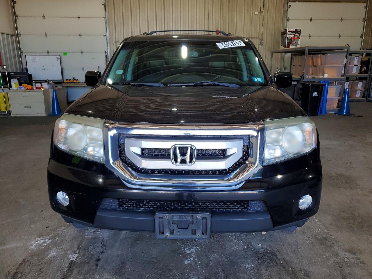 2011 Honda Pilot Touring Black vin: 5FNYF4H98BB028192