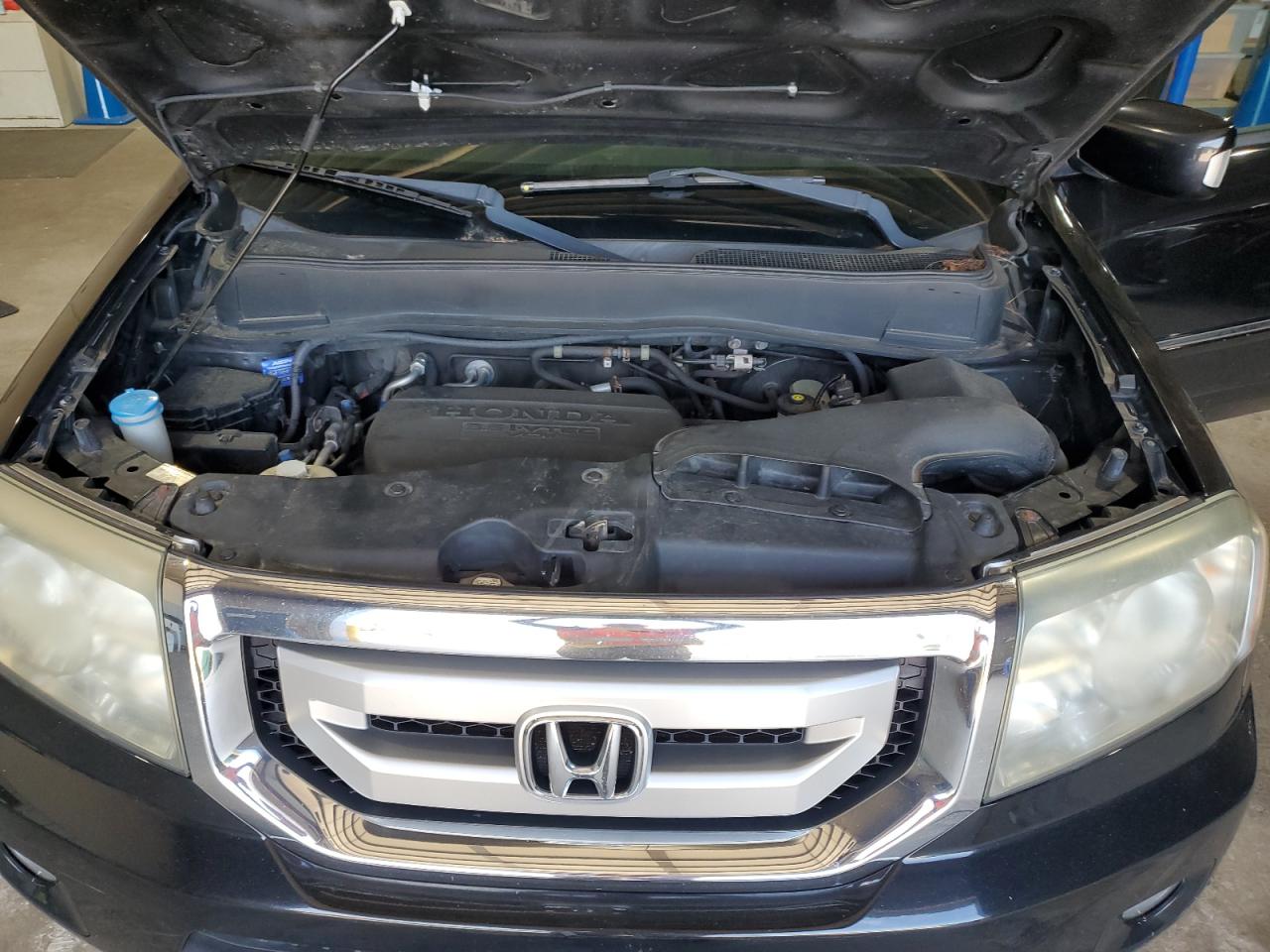 2011 Honda Pilot Touring Black vin: 5FNYF4H98BB028192 Damage: Left Head Lamp, Faded, Repair Required