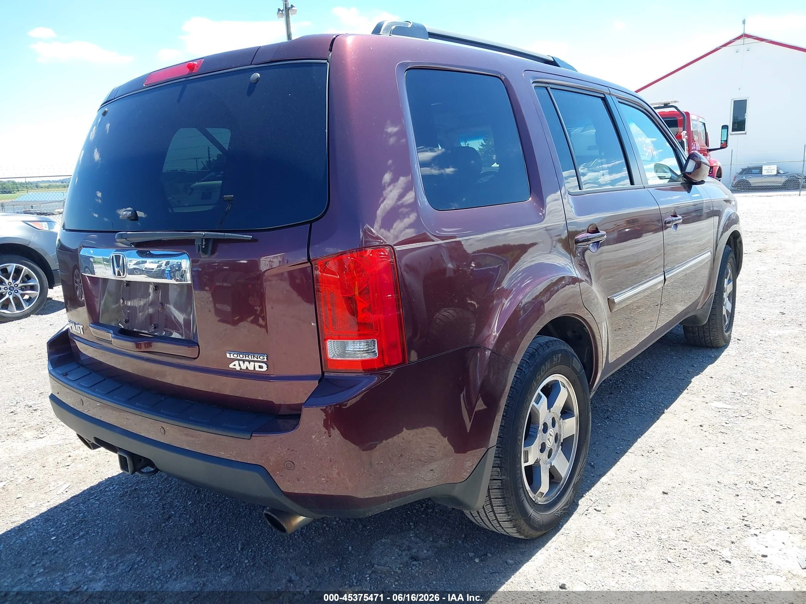 2011 Honda Pilot Touring Burgundy vin: 5FNYF4H98BB030783