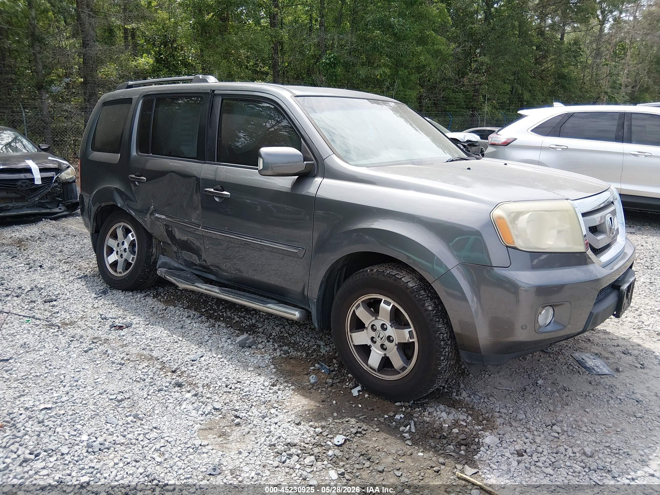 2011 Honda Pilot Touring Gray vin: 5FNYF4H98BB081104