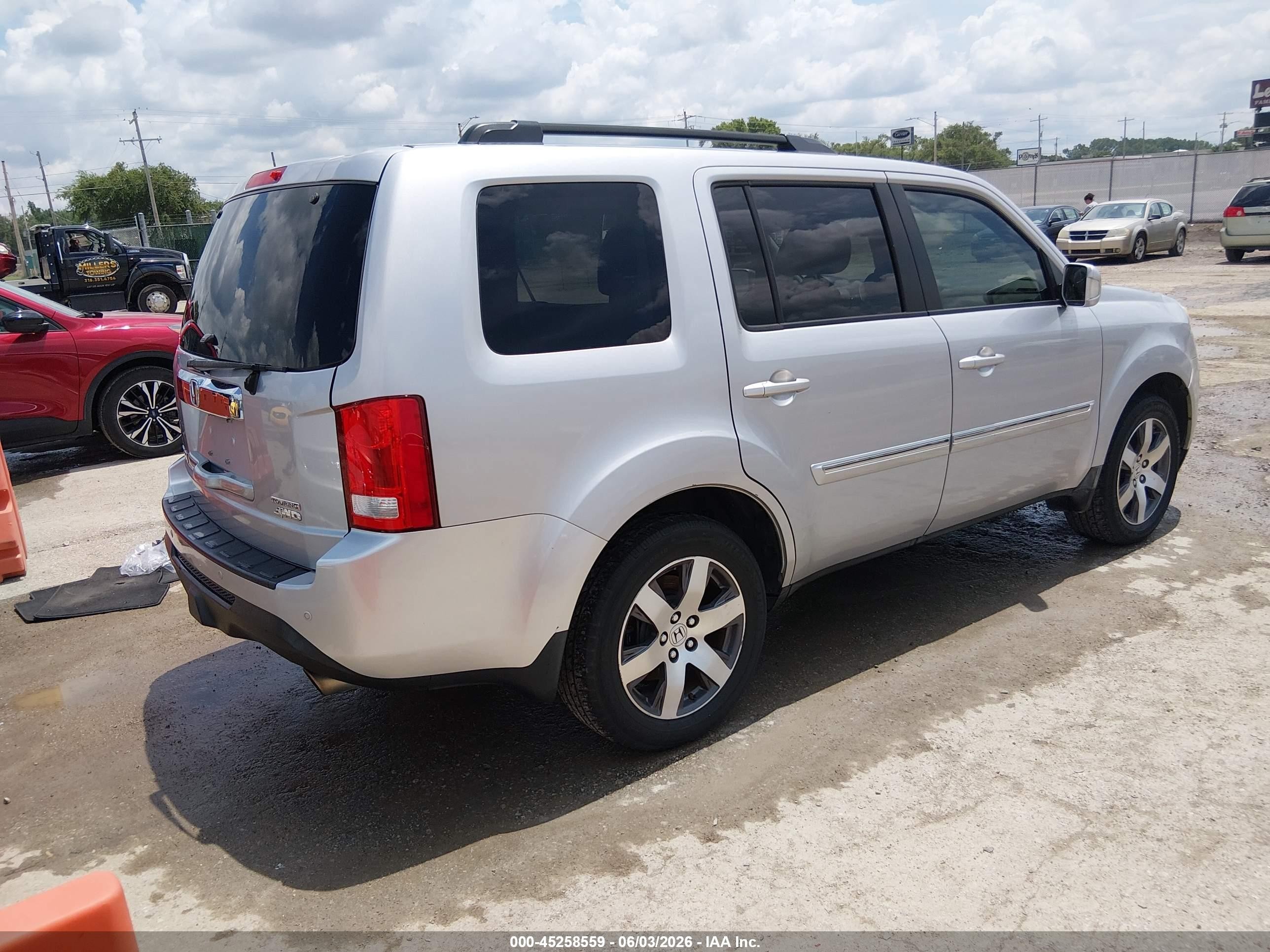 2012 Honda Pilot Touring Silver vin: 5FNYF4H98CB020305