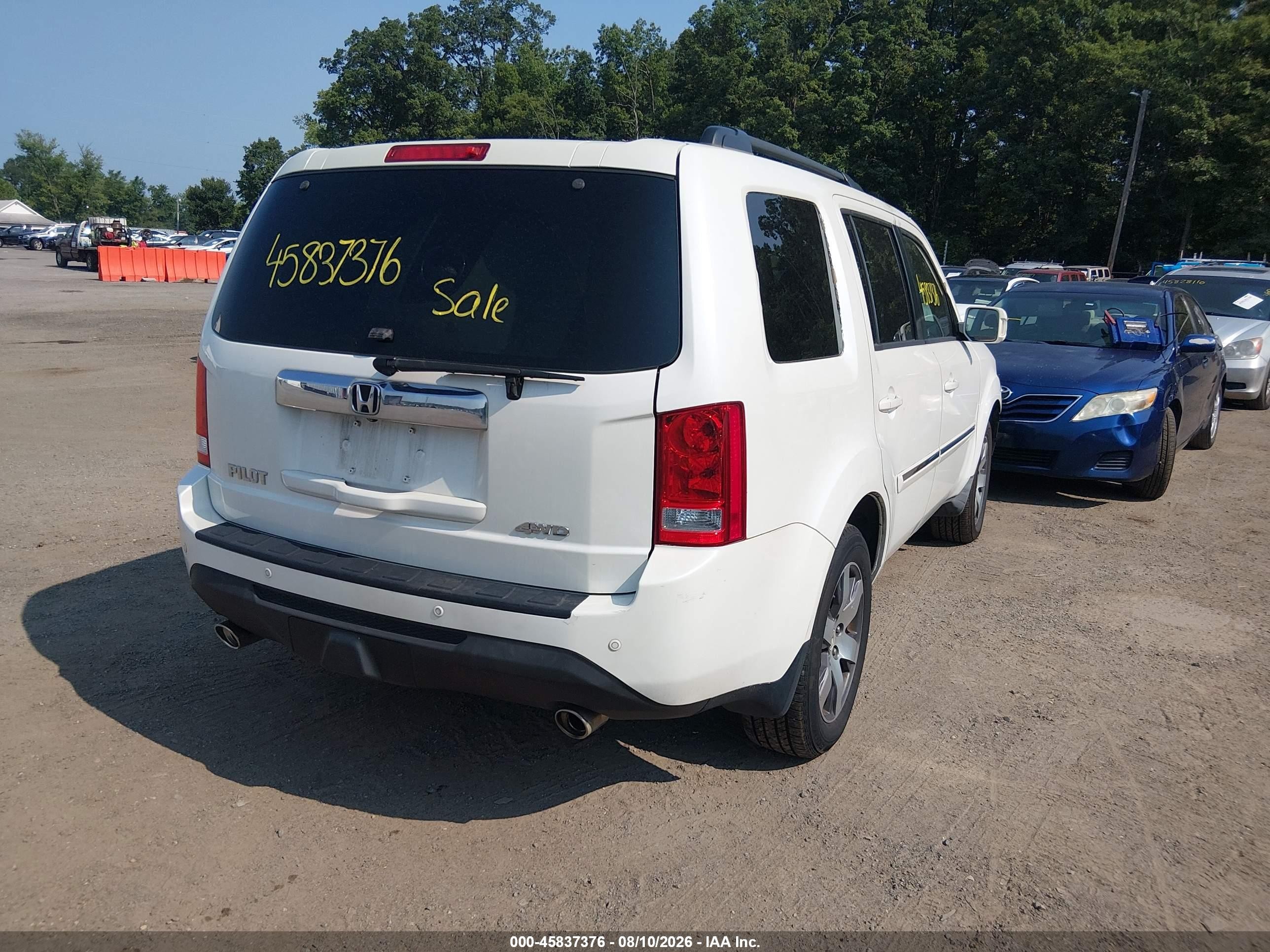 2012 Honda Pilot Touring White vin: 5FNYF4H98CB037931