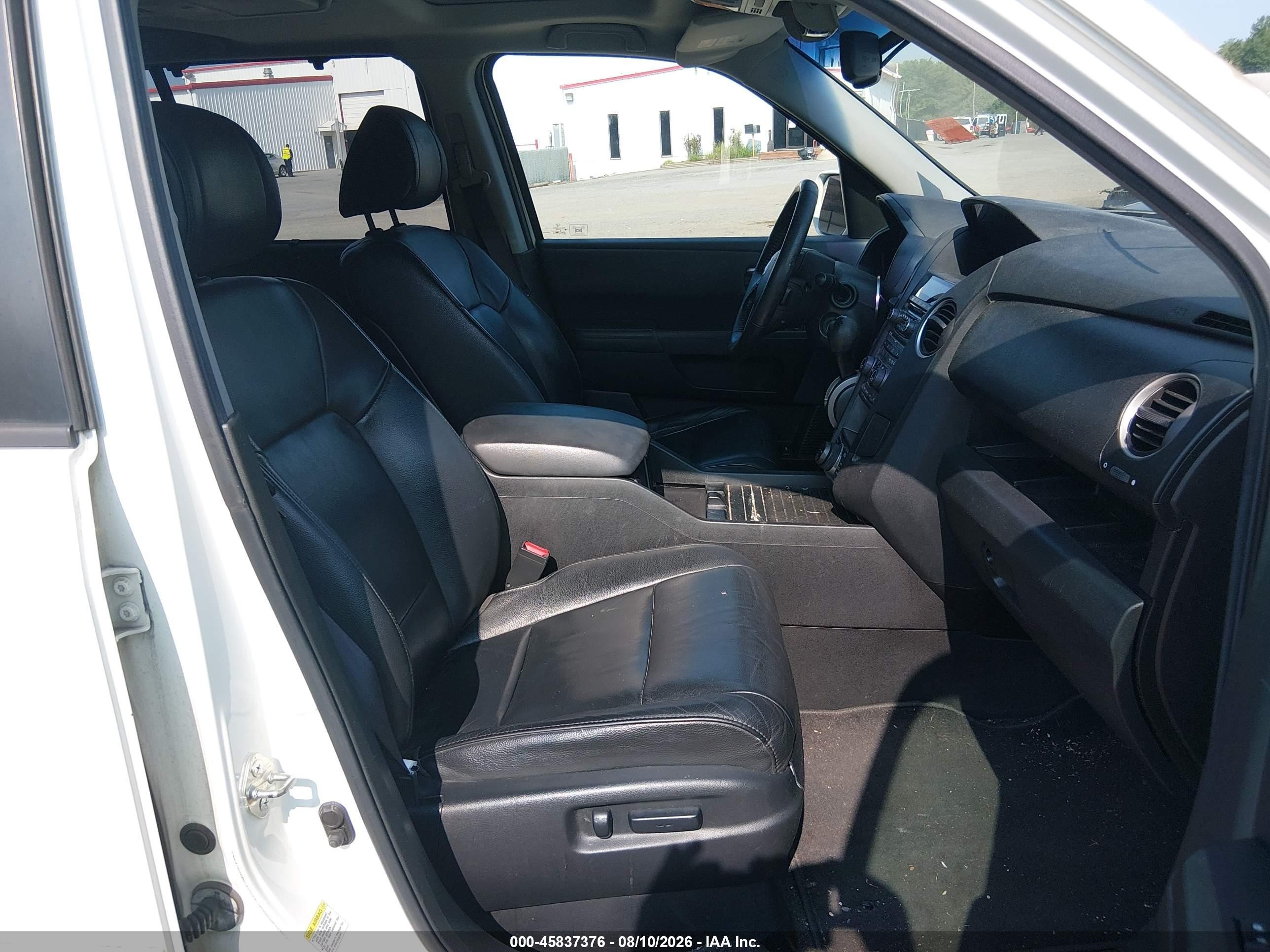 2012 Honda Pilot Touring White vin: 5FNYF4H98CB037931