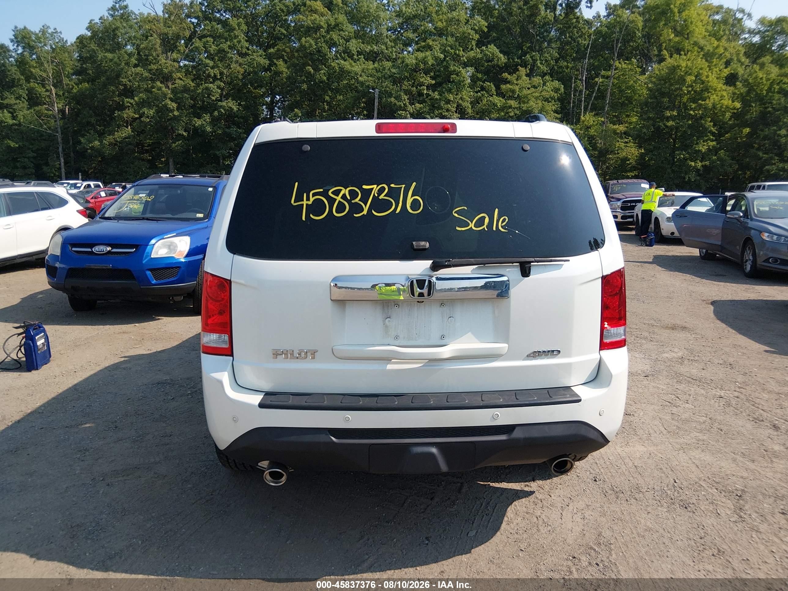 2012 Honda Pilot Touring White vin: 5FNYF4H98CB037931