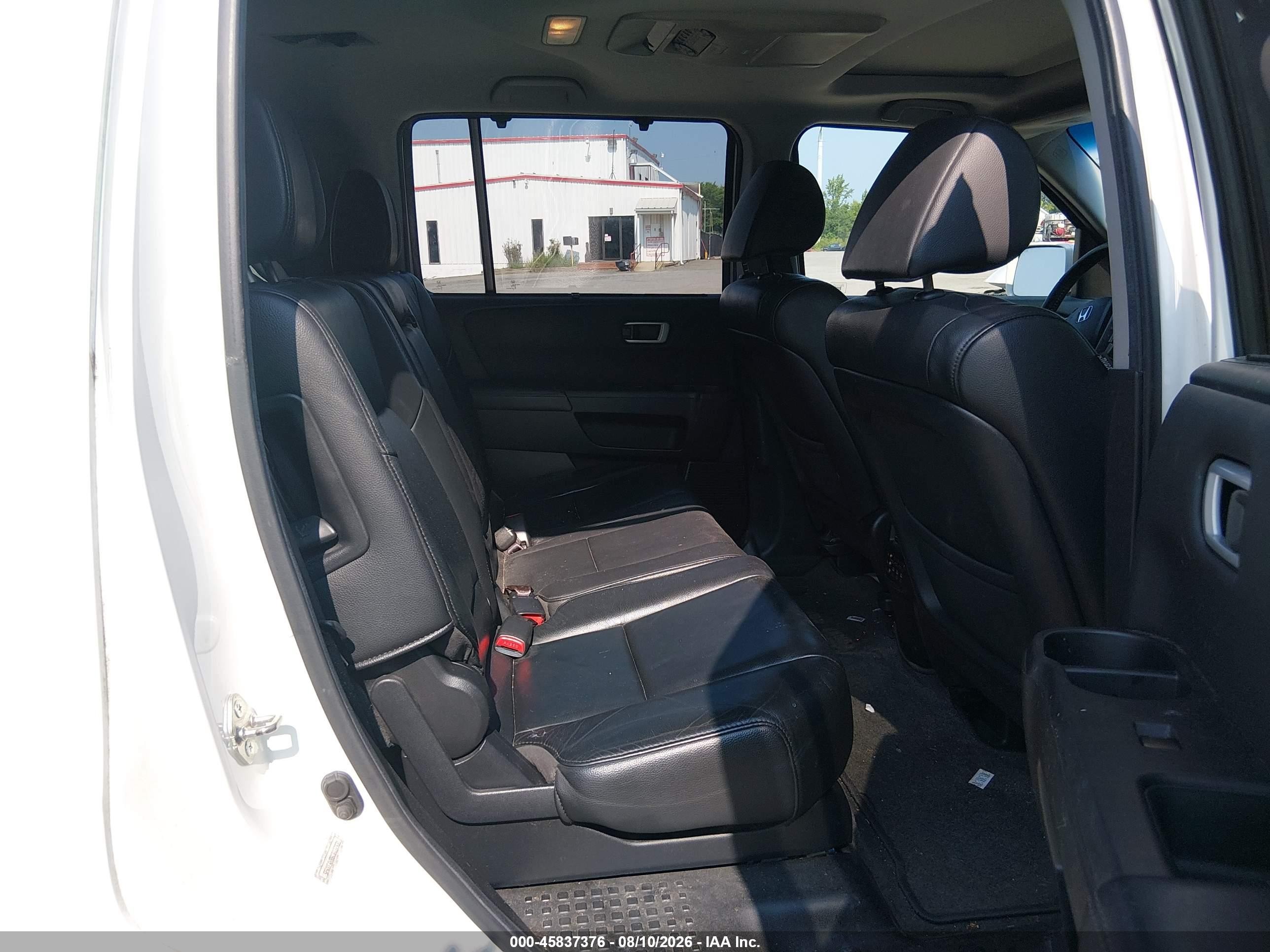 2012 Honda Pilot Touring White vin: 5FNYF4H98CB037931