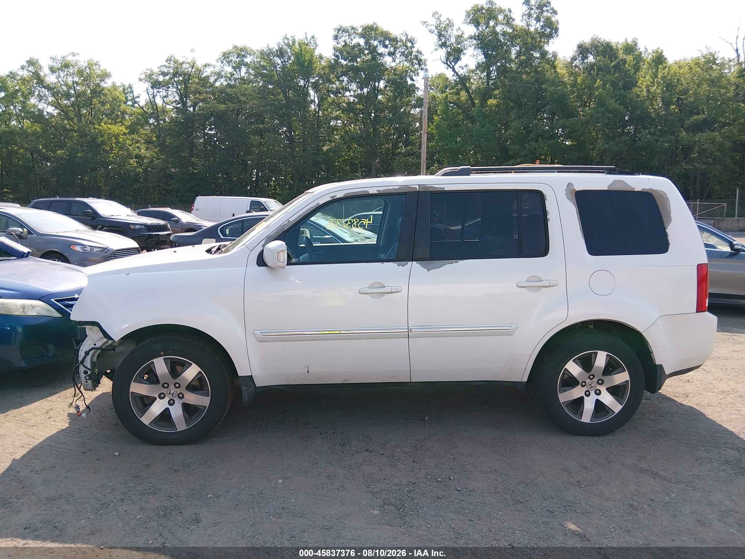 2012 Honda Pilot Touring White vin: 5FNYF4H98CB037931