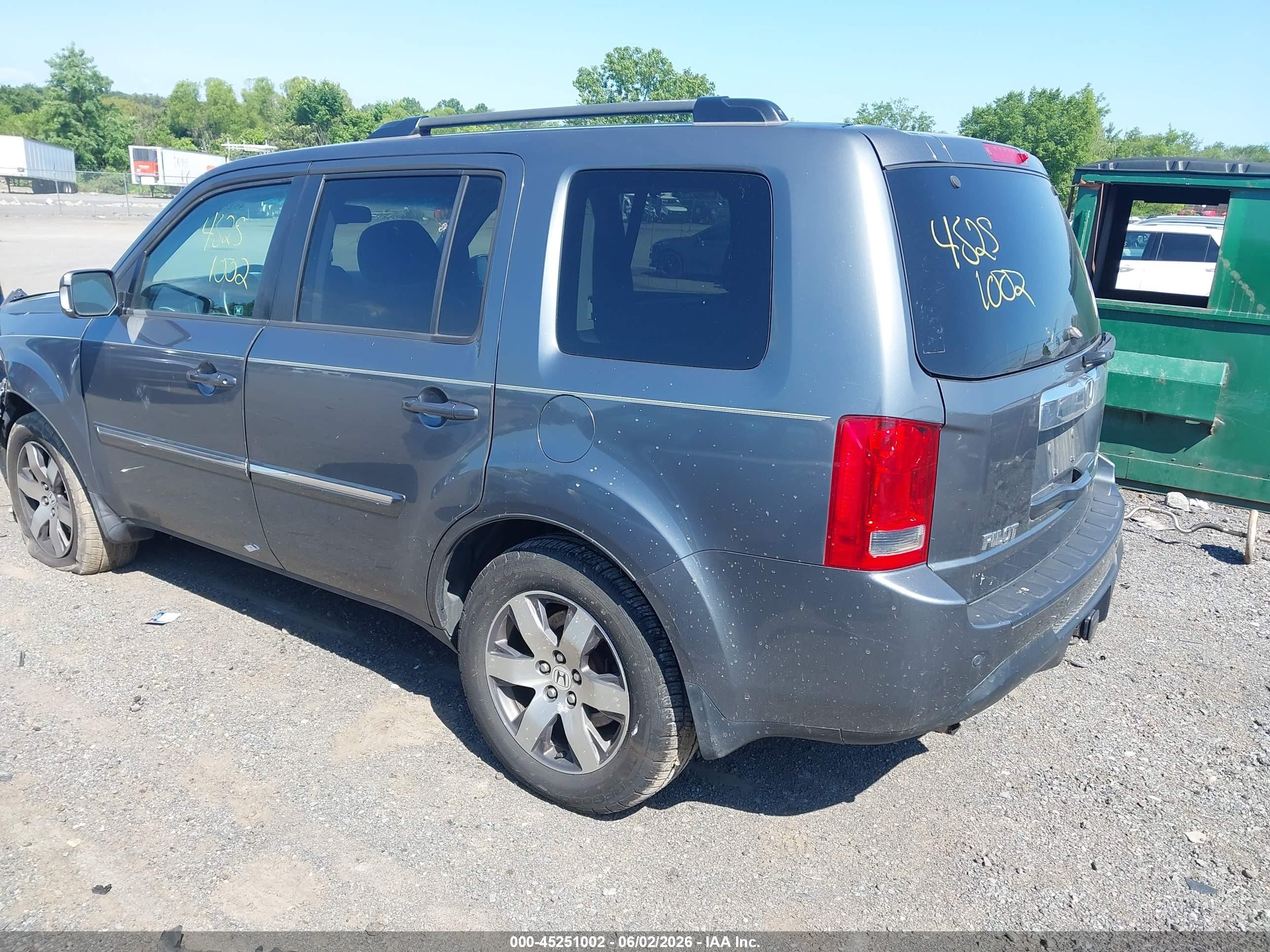 2012 Honda Pilot Touring Gray vin: 5FNYF4H98CB038044