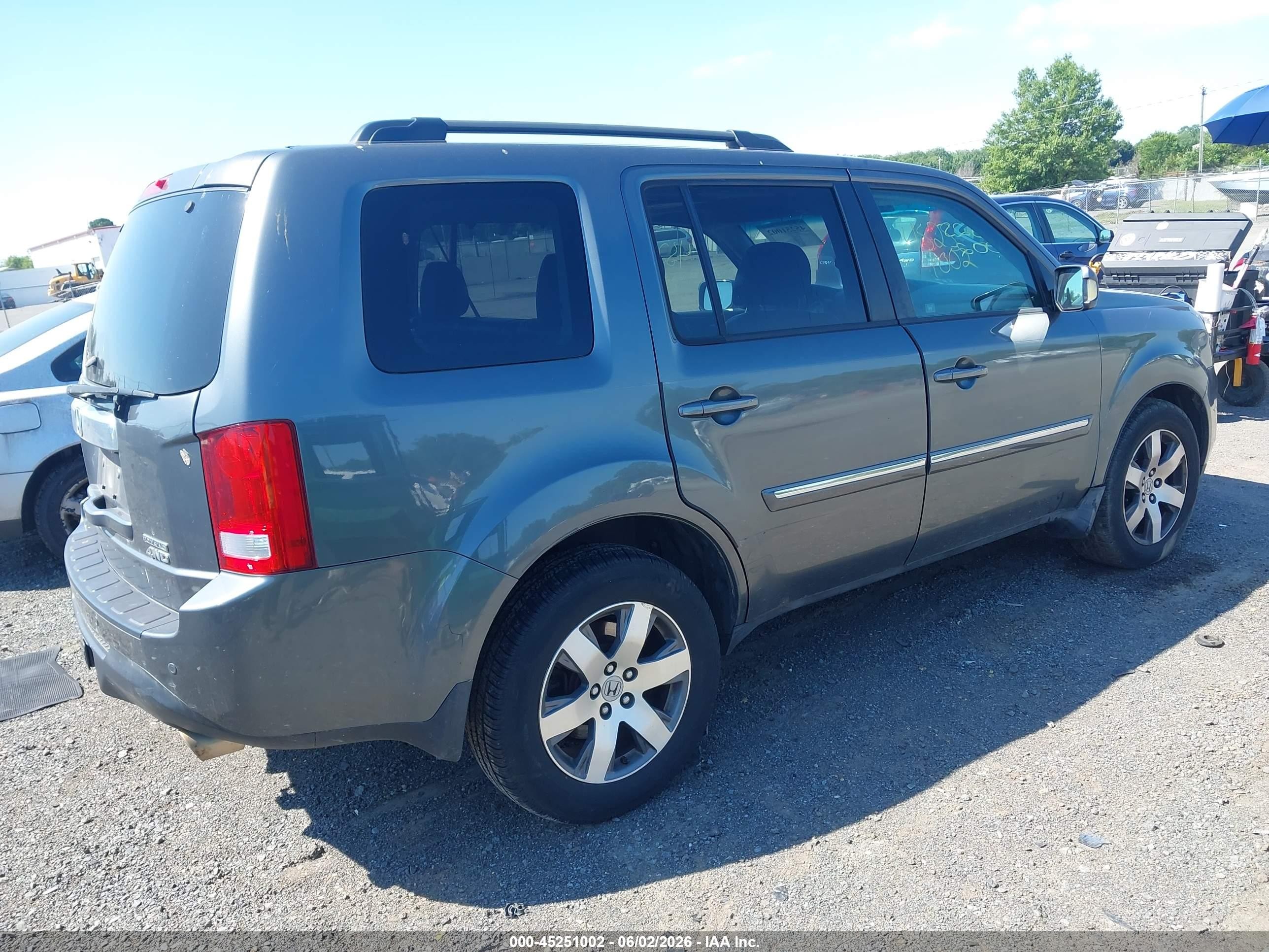 2012 Honda Pilot Touring Gray vin: 5FNYF4H98CB038044