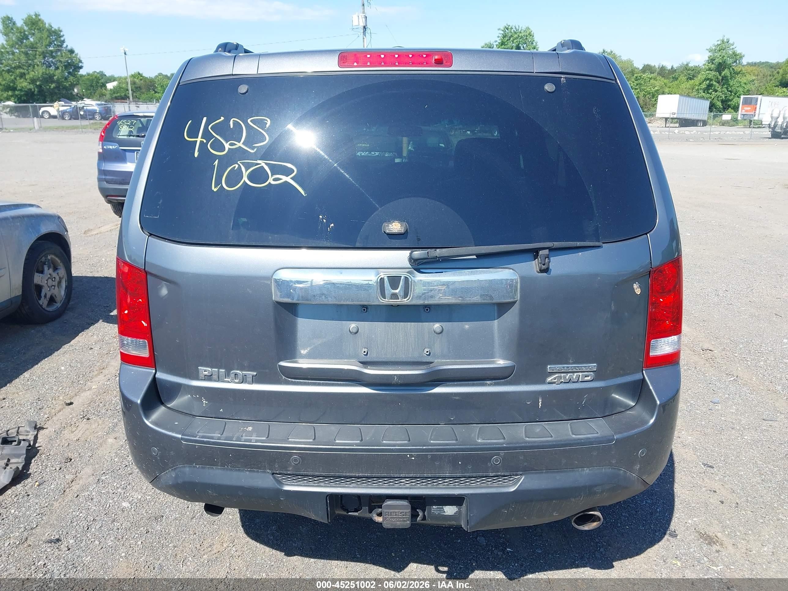 2012 Honda Pilot Touring Gray vin: 5FNYF4H98CB038044