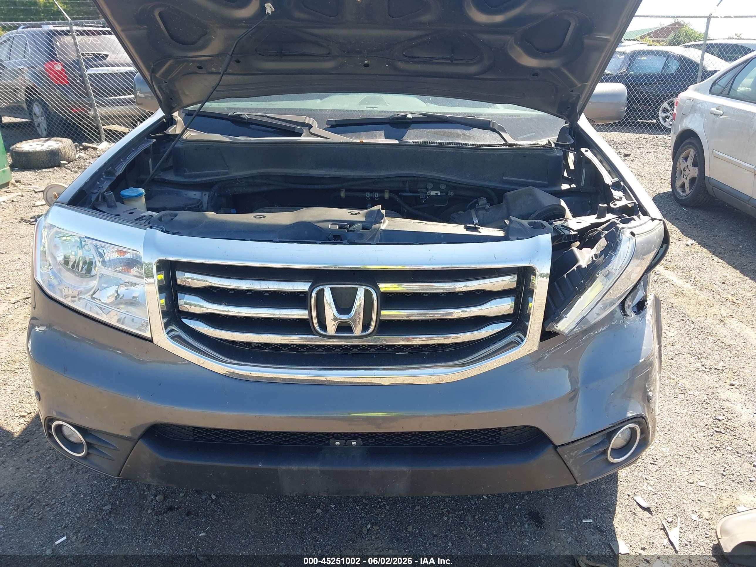 2012 Honda Pilot Touring Gray vin: 5FNYF4H98CB038044