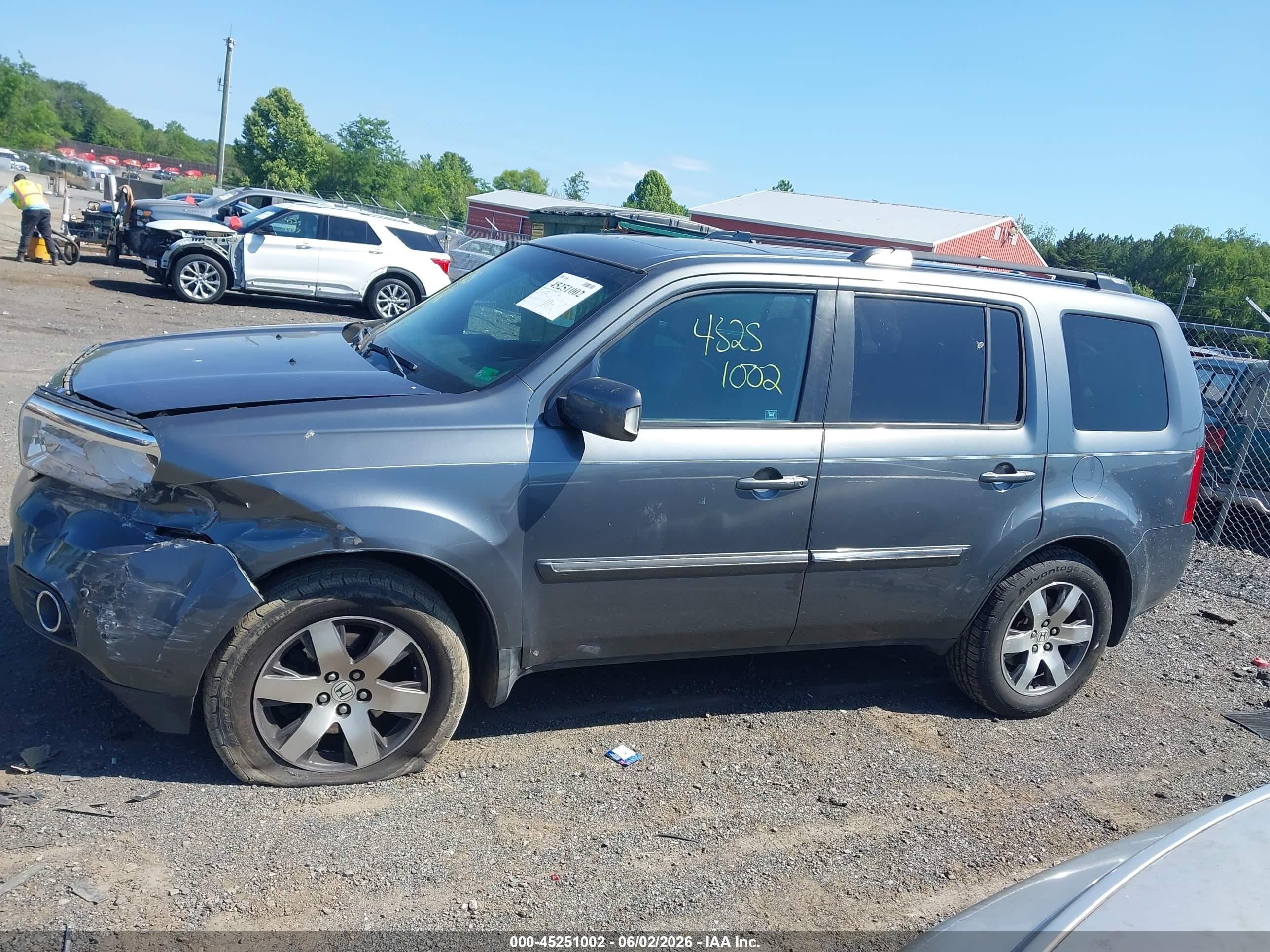 2012 Honda Pilot Touring Gray vin: 5FNYF4H98CB038044