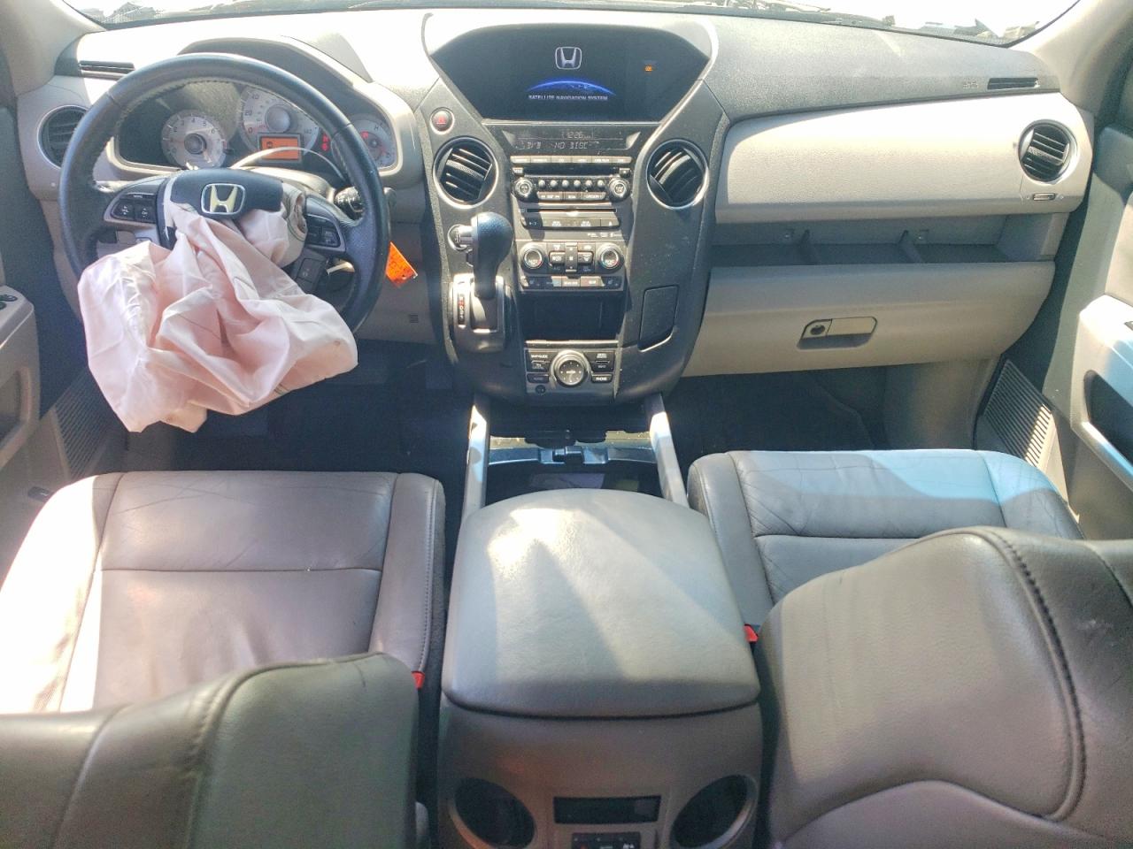 2012 Honda Pilot Touring Белый vin: 5FNYF4H98CB041560