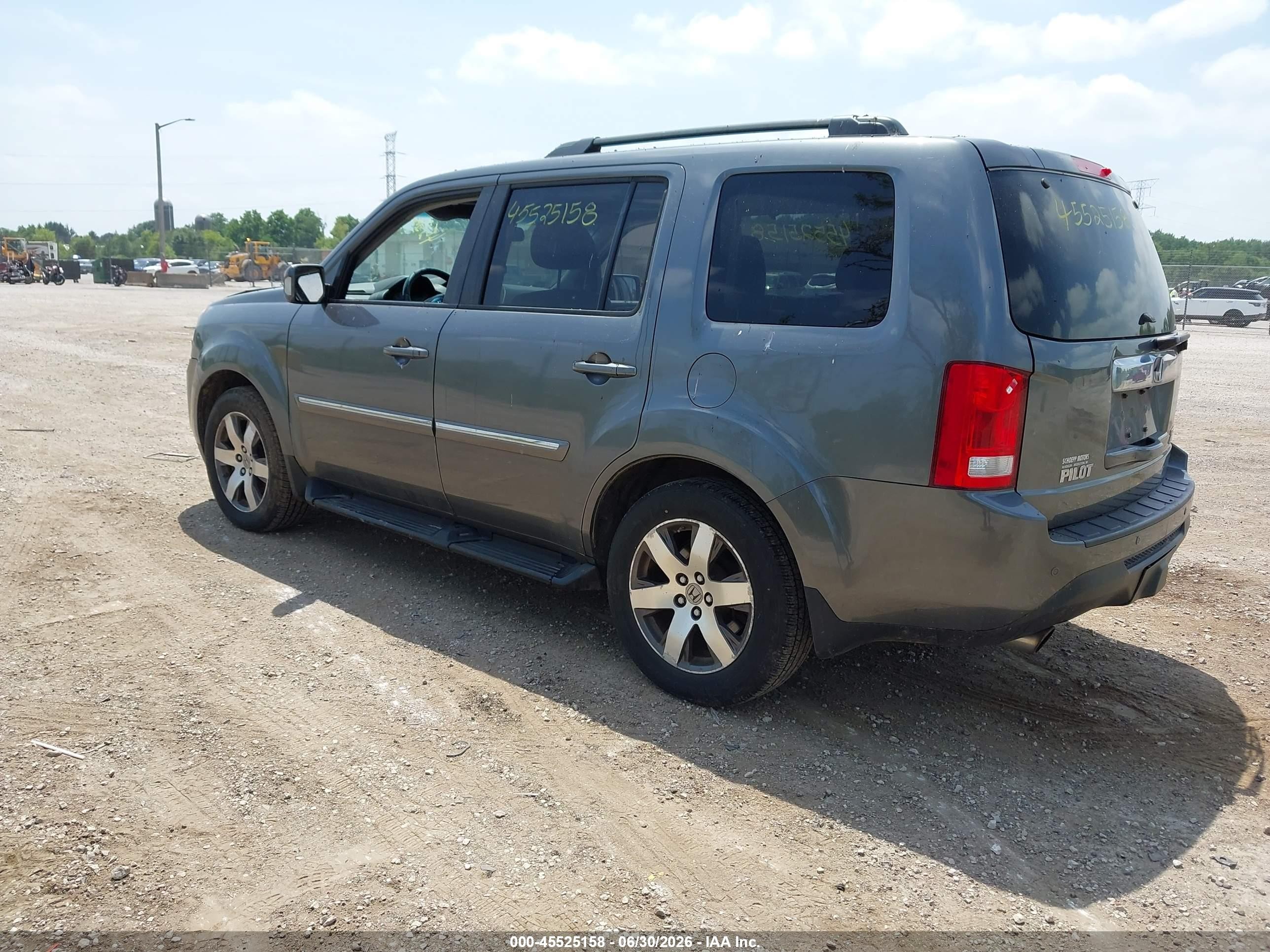 2012 Honda Pilot Touring Gray vin: 5FNYF4H98CB042739