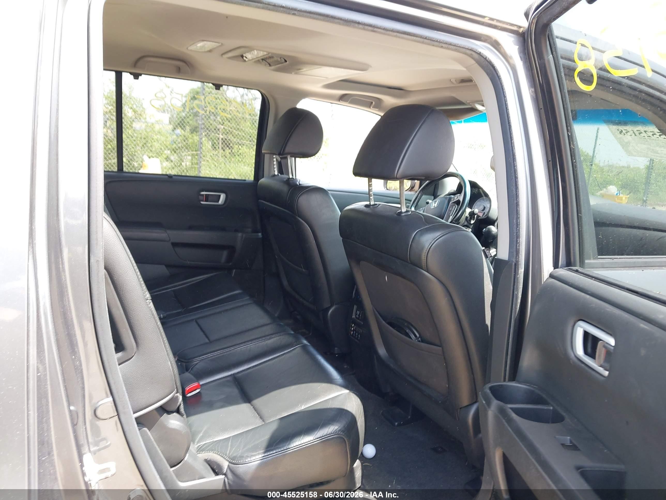 2012 Honda Pilot Touring Gray vin: 5FNYF4H98CB042739