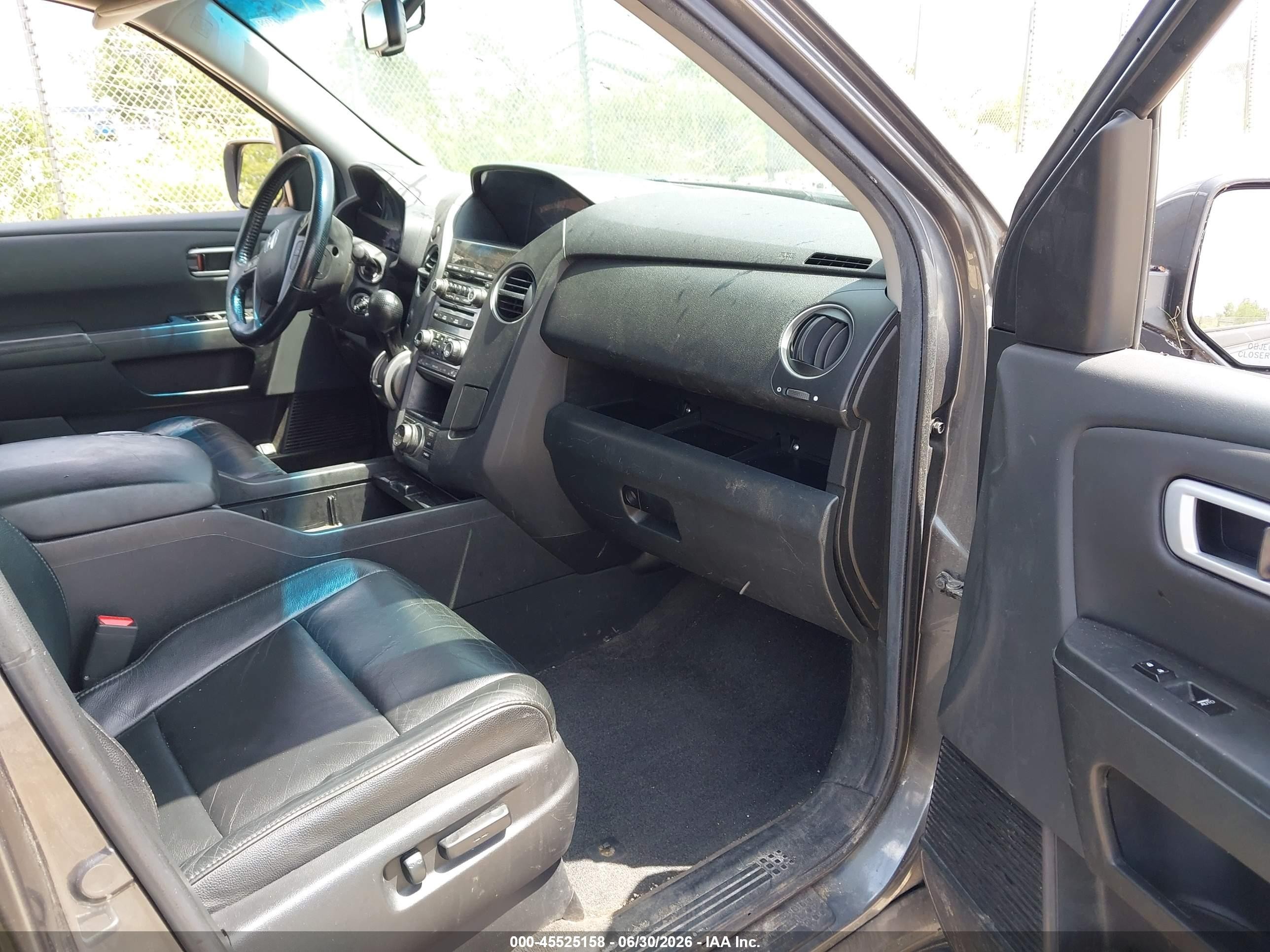 2012 Honda Pilot Touring Gray vin: 5FNYF4H98CB042739