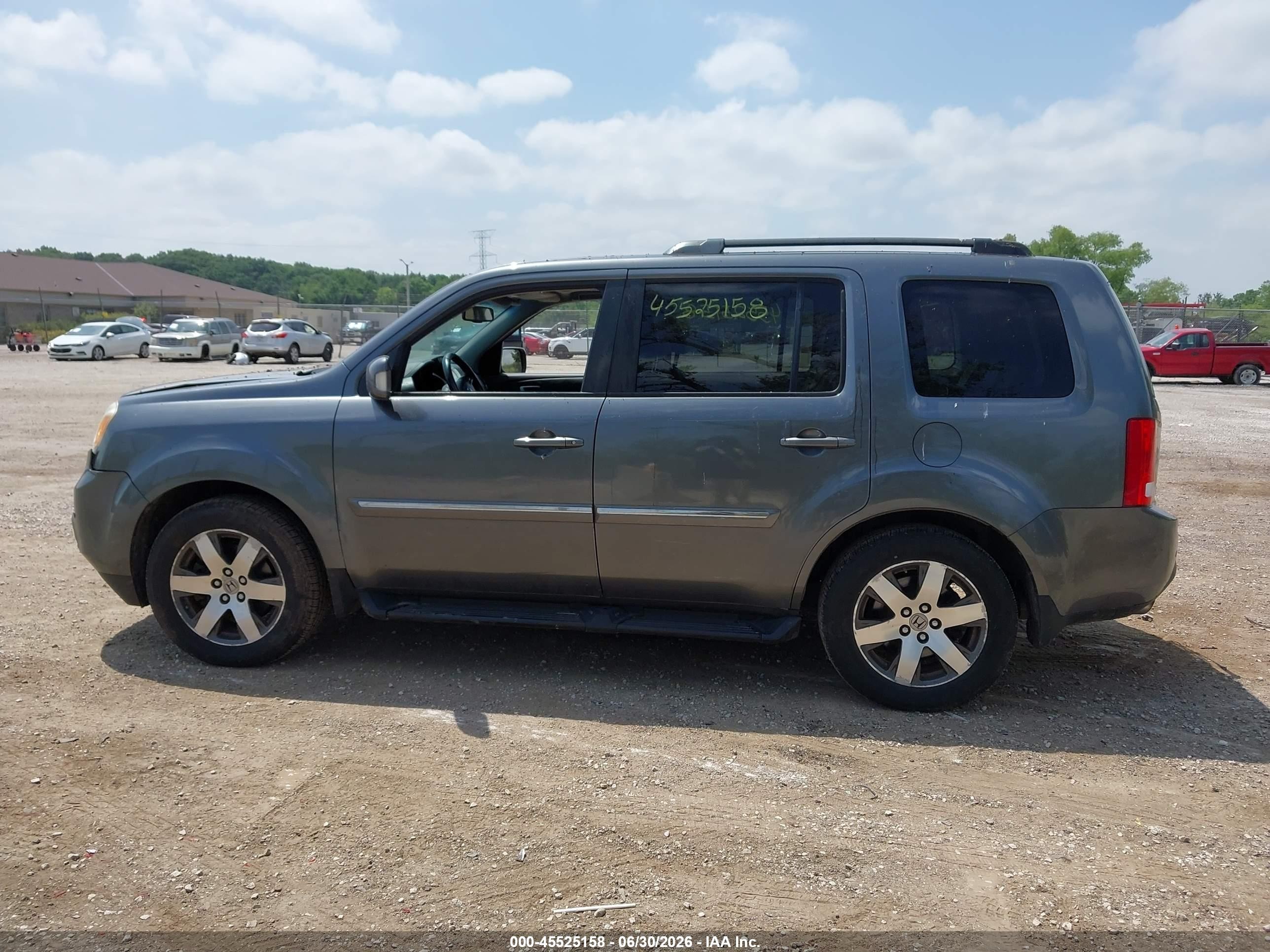 2012 Honda Pilot Touring Gray vin: 5FNYF4H98CB042739