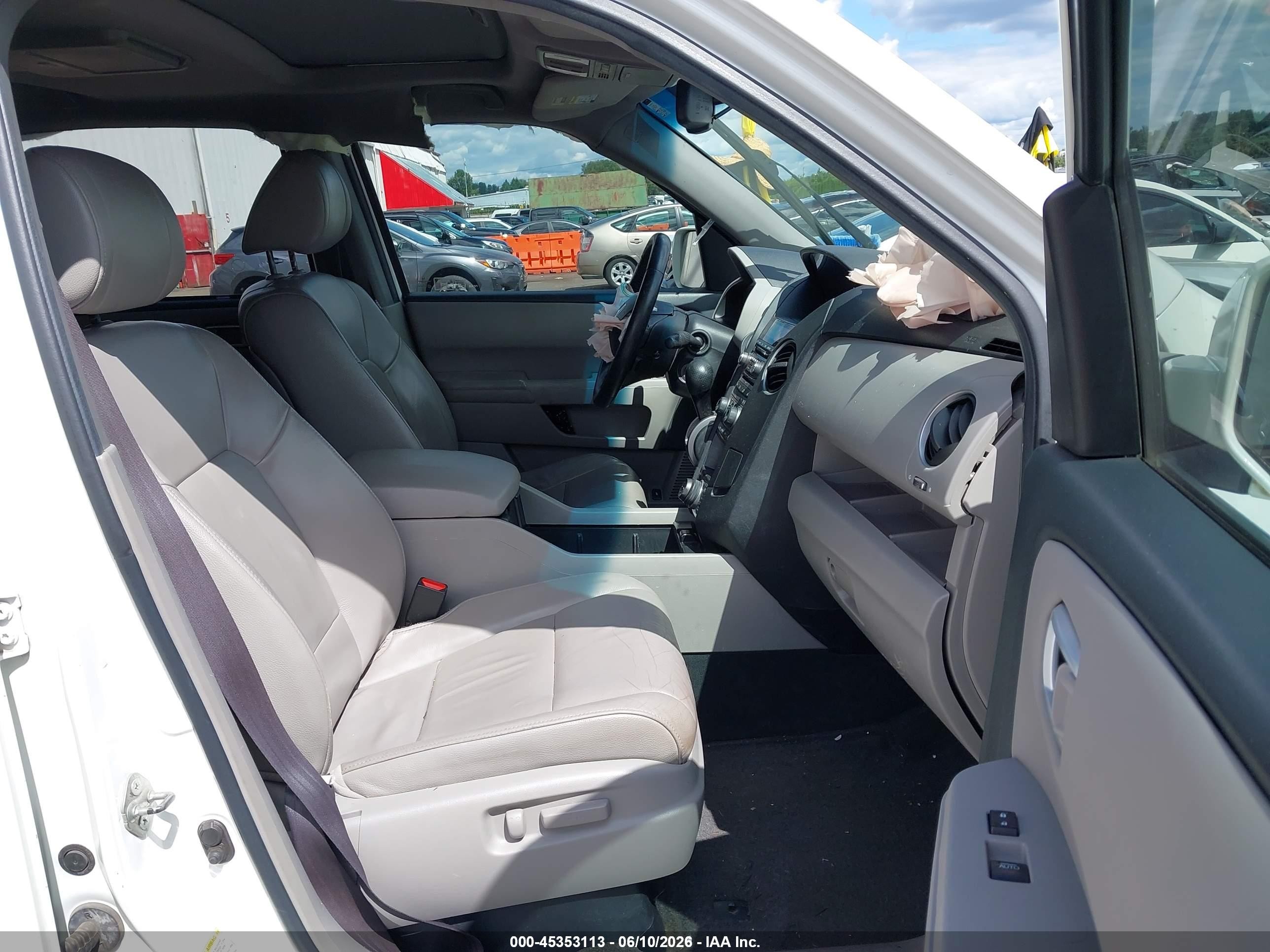2012 Honda Pilot Touring White vin: 5FNYF4H98CB044880