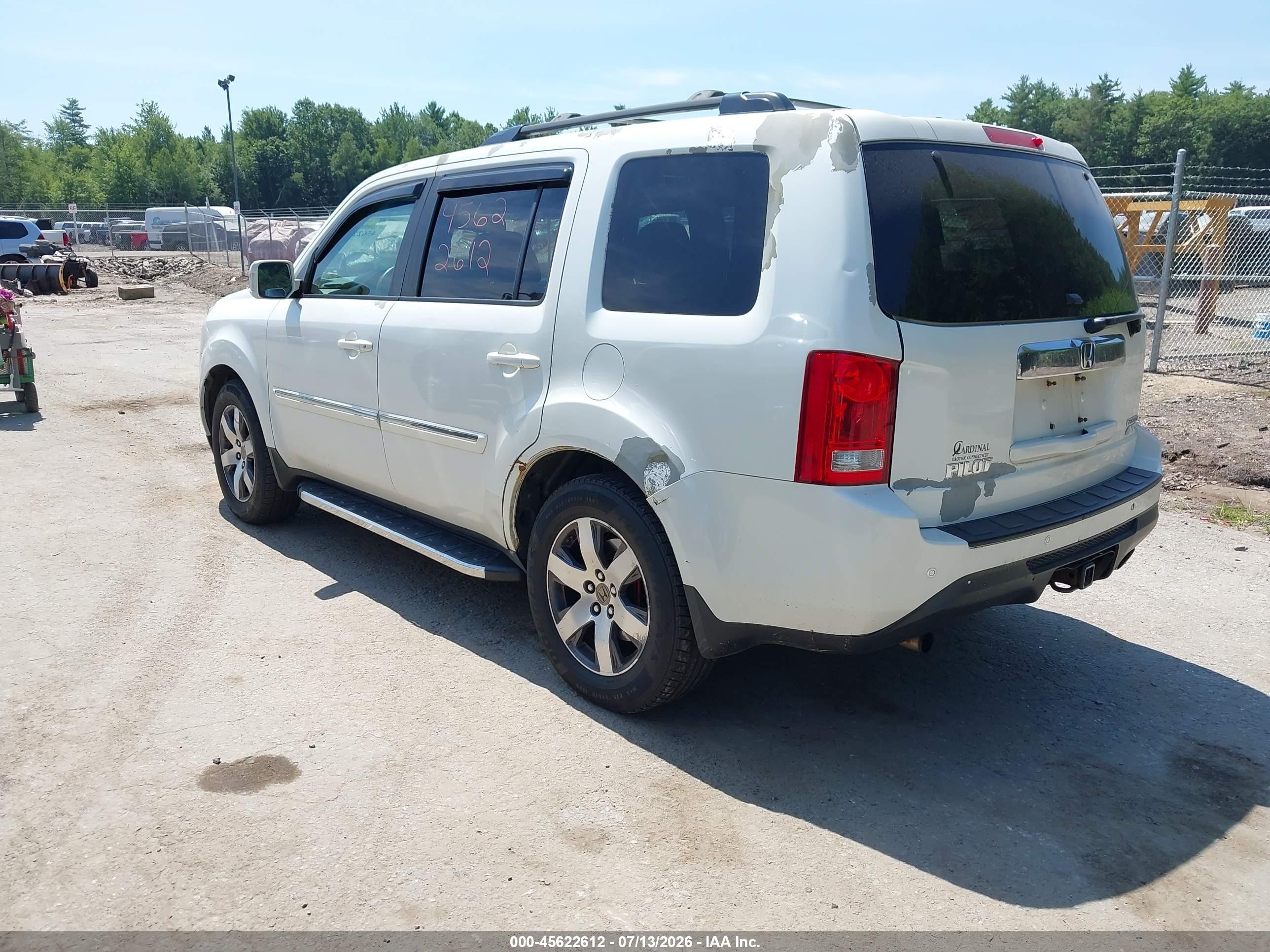 2013 Honda Pilot Touring White vin: 5FNYF4H98DB011654