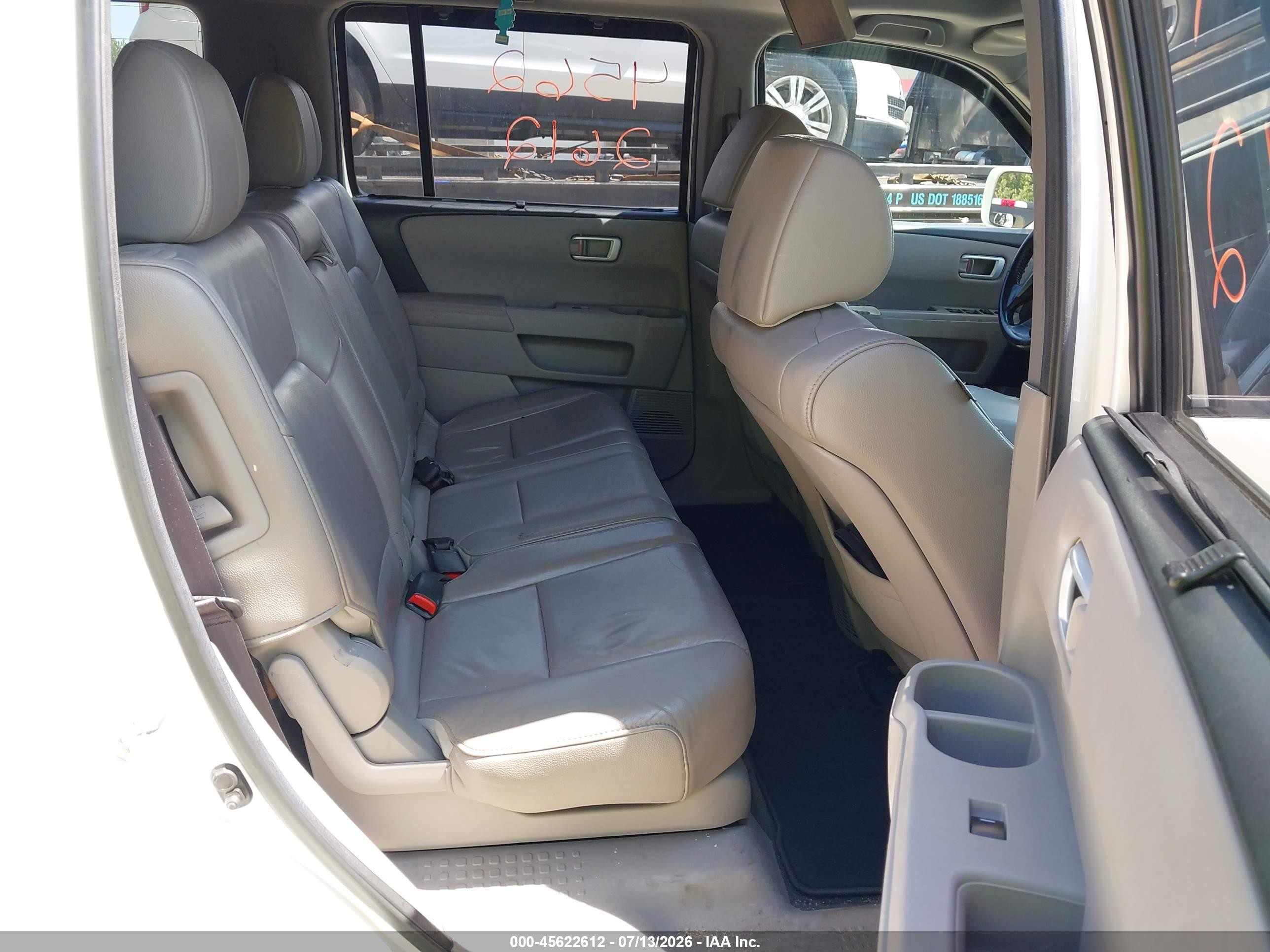 2013 Honda Pilot Touring White vin: 5FNYF4H98DB011654