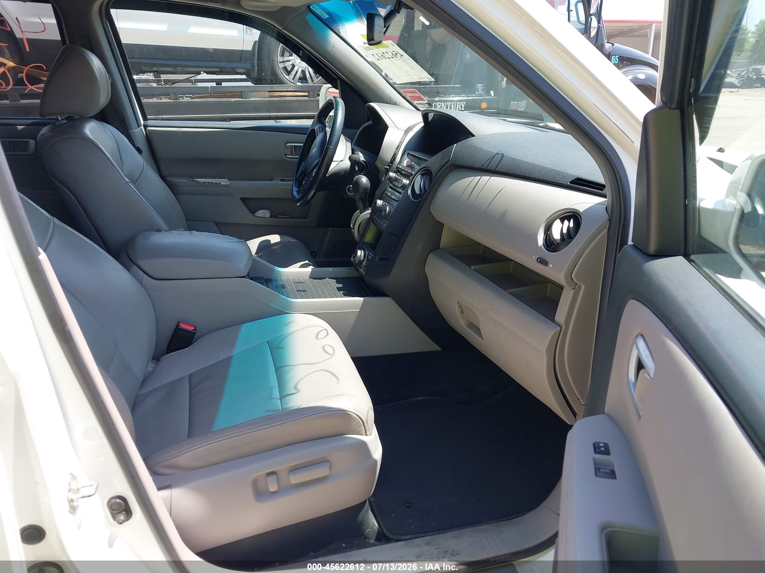 2013 Honda Pilot Touring White vin: 5FNYF4H98DB011654