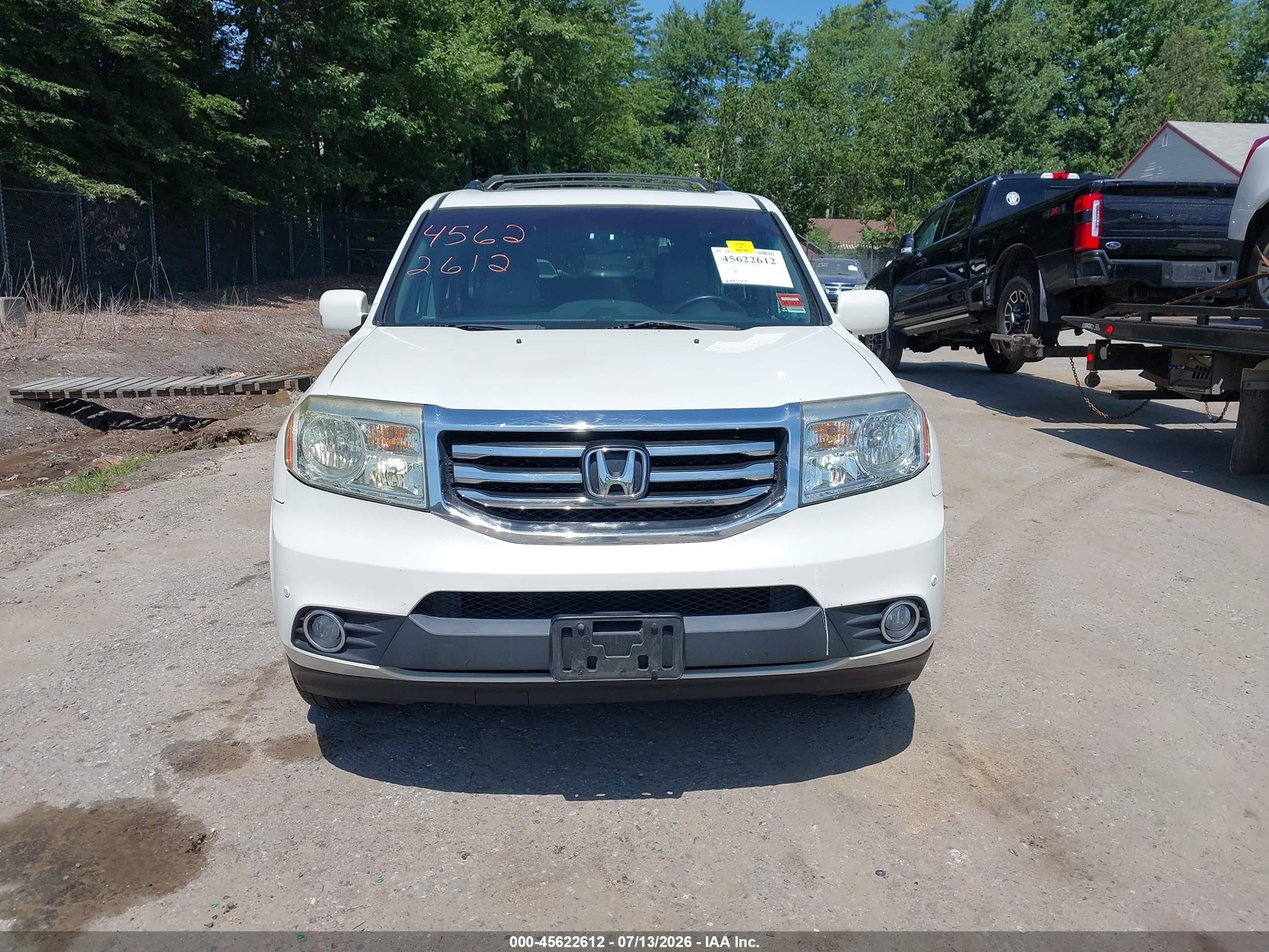 2013 Honda Pilot Touring White vin: 5FNYF4H98DB011654