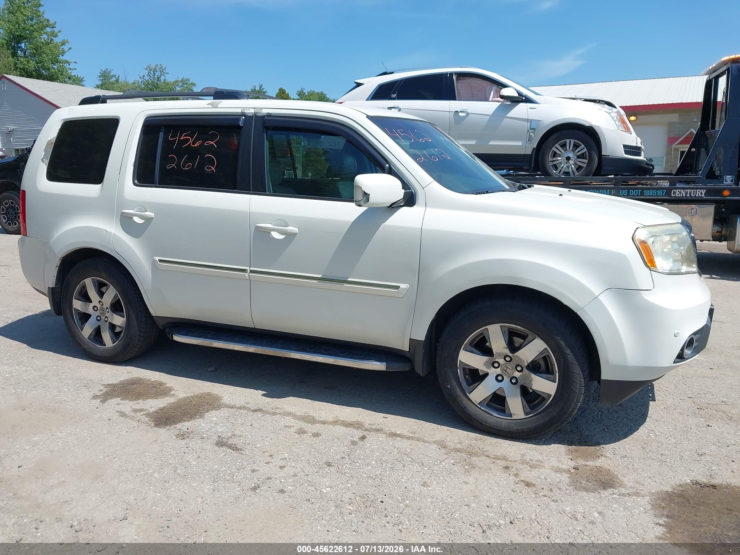 2013 Honda Pilot Touring White vin: 5FNYF4H98DB011654