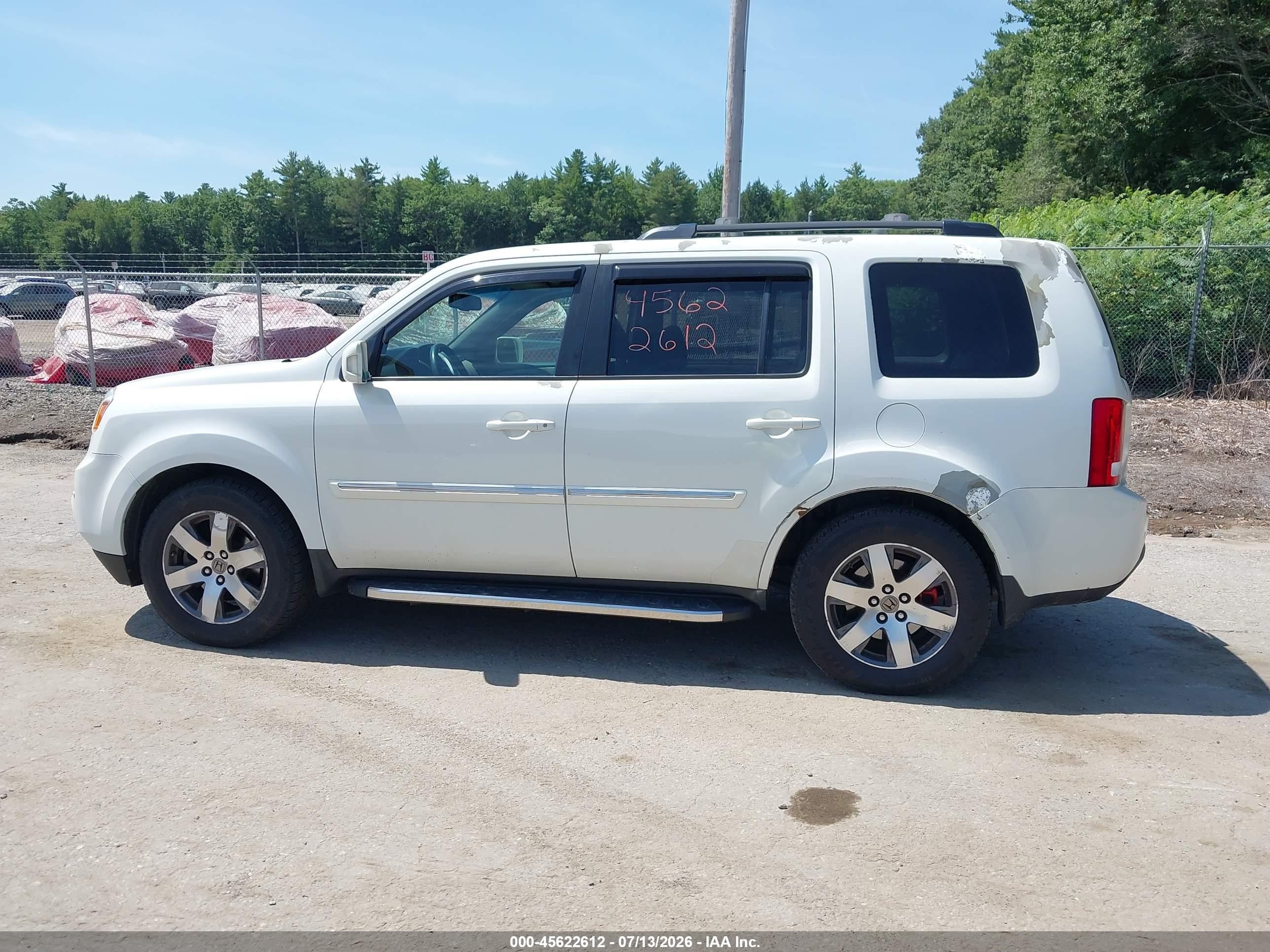 2013 Honda Pilot Touring White vin: 5FNYF4H98DB011654