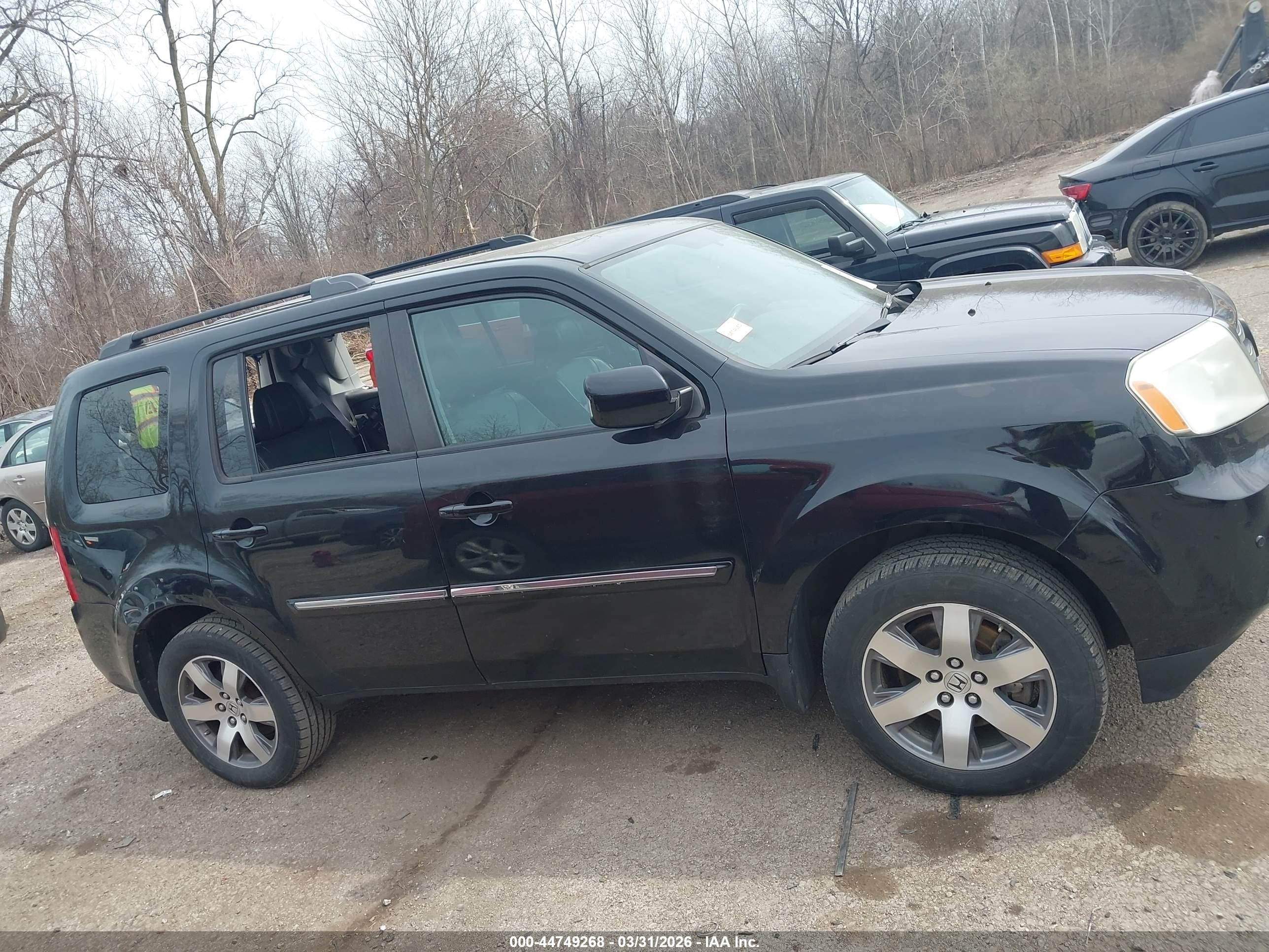 2013 Honda Pilot Touring Black vin: 5FNYF4H98DB065813