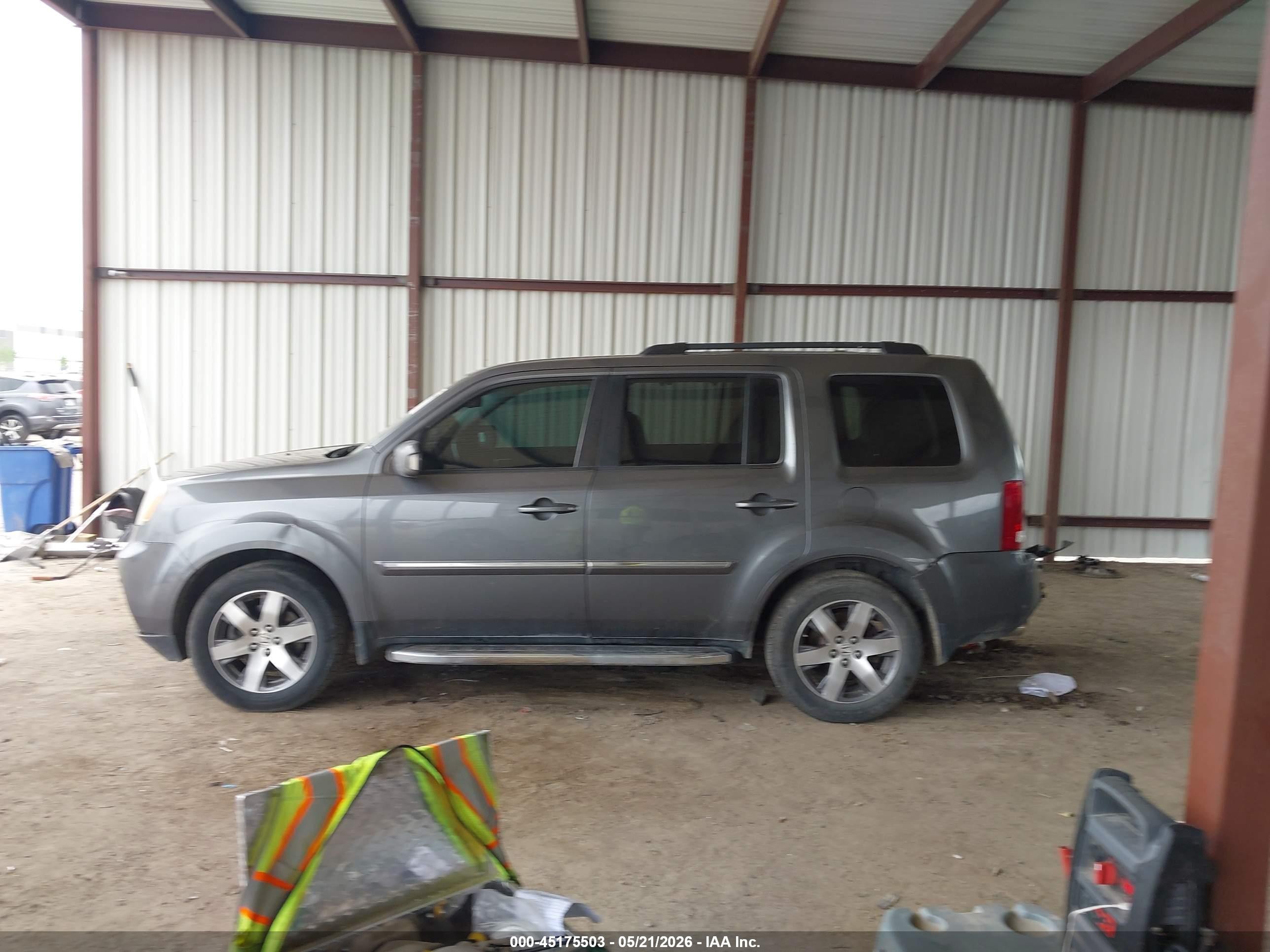 2013 Honda Pilot Touring Gray vin: 5FNYF4H98DB072907