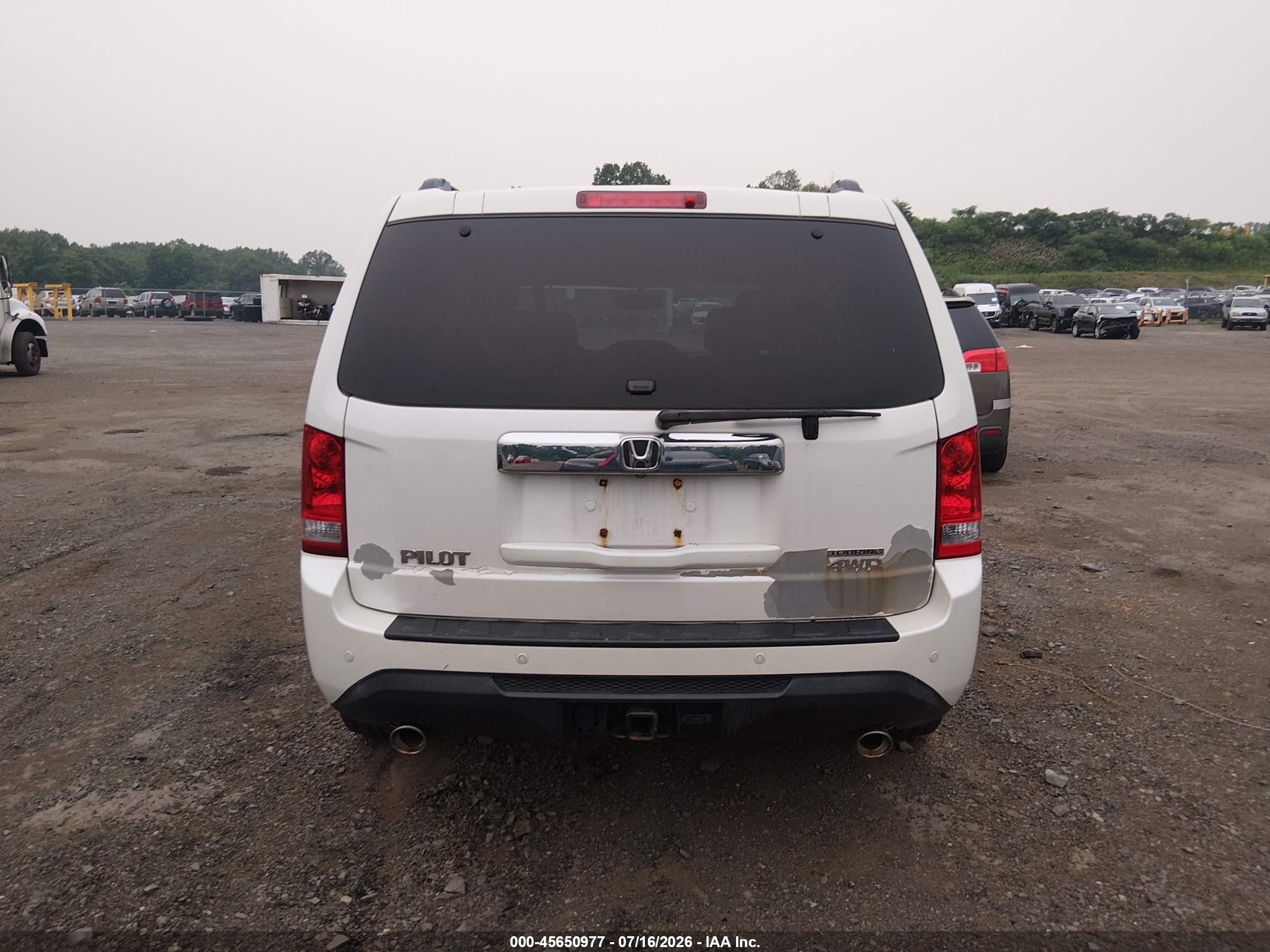 2013 Honda Pilot Touring White vin: 5FNYF4H98DB084779