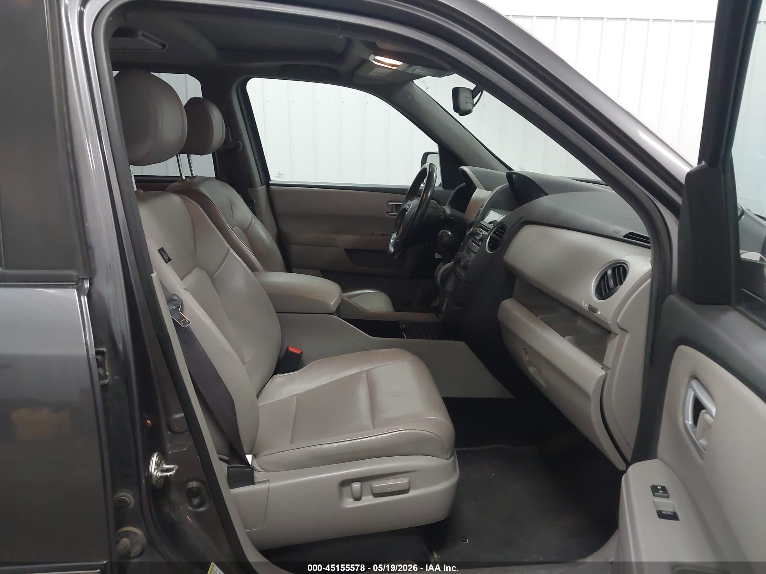 2014 Honda Pilot Touring Gray vin: 5FNYF4H98EB014328