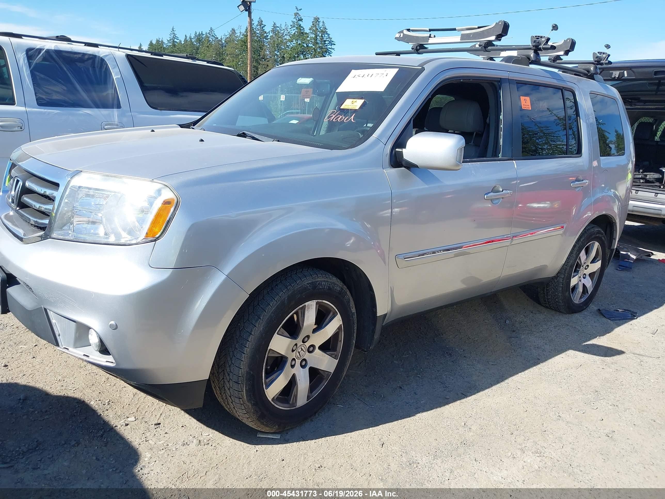 2014 Honda Pilot Touring Silver vin: 5FNYF4H98EB030030
