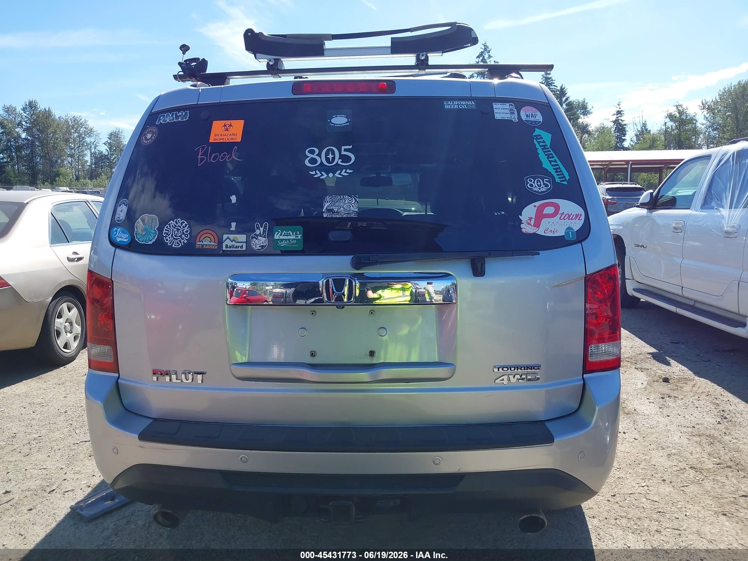 2014 Honda Pilot Touring Silver vin: 5FNYF4H98EB030030