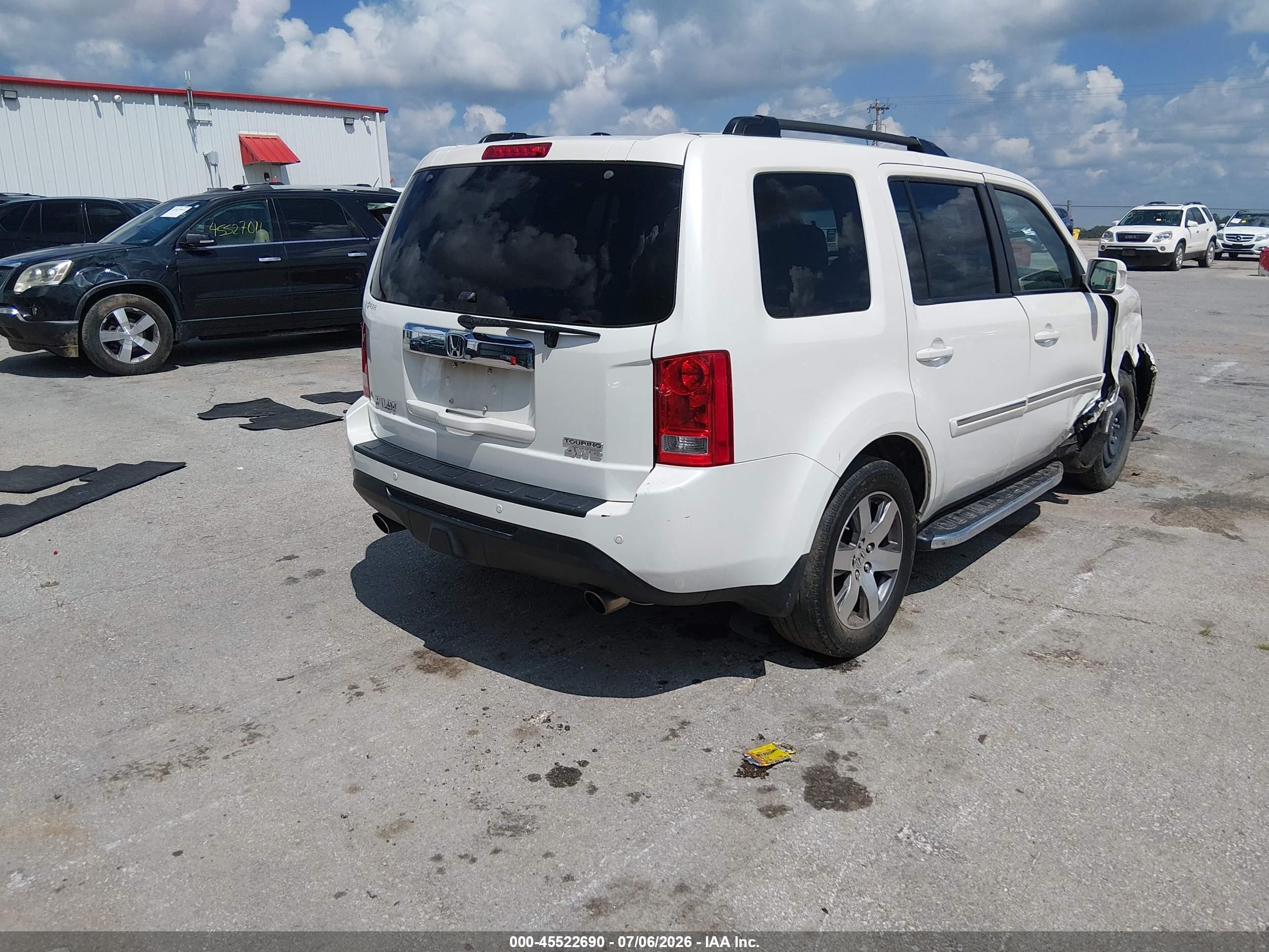 2015 Honda Pilot Touring White vin: 5FNYF4H98FB034872