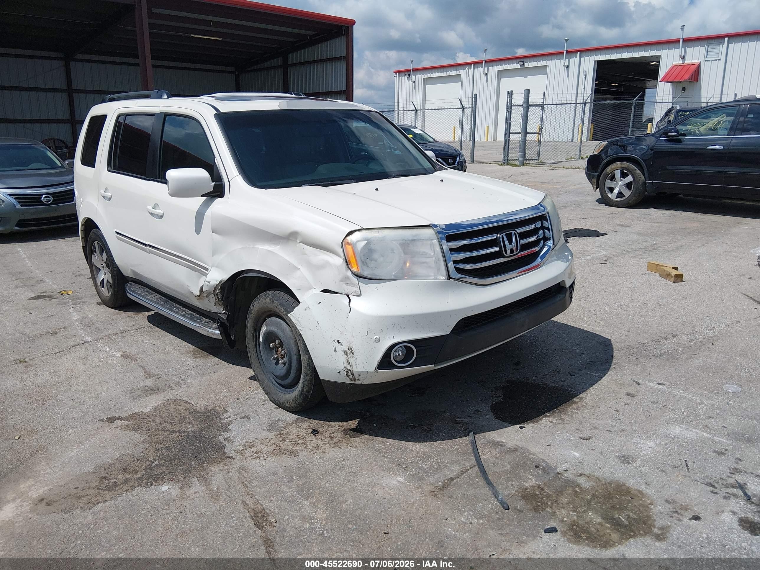 2015 Honda Pilot Touring White vin: 5FNYF4H98FB034872