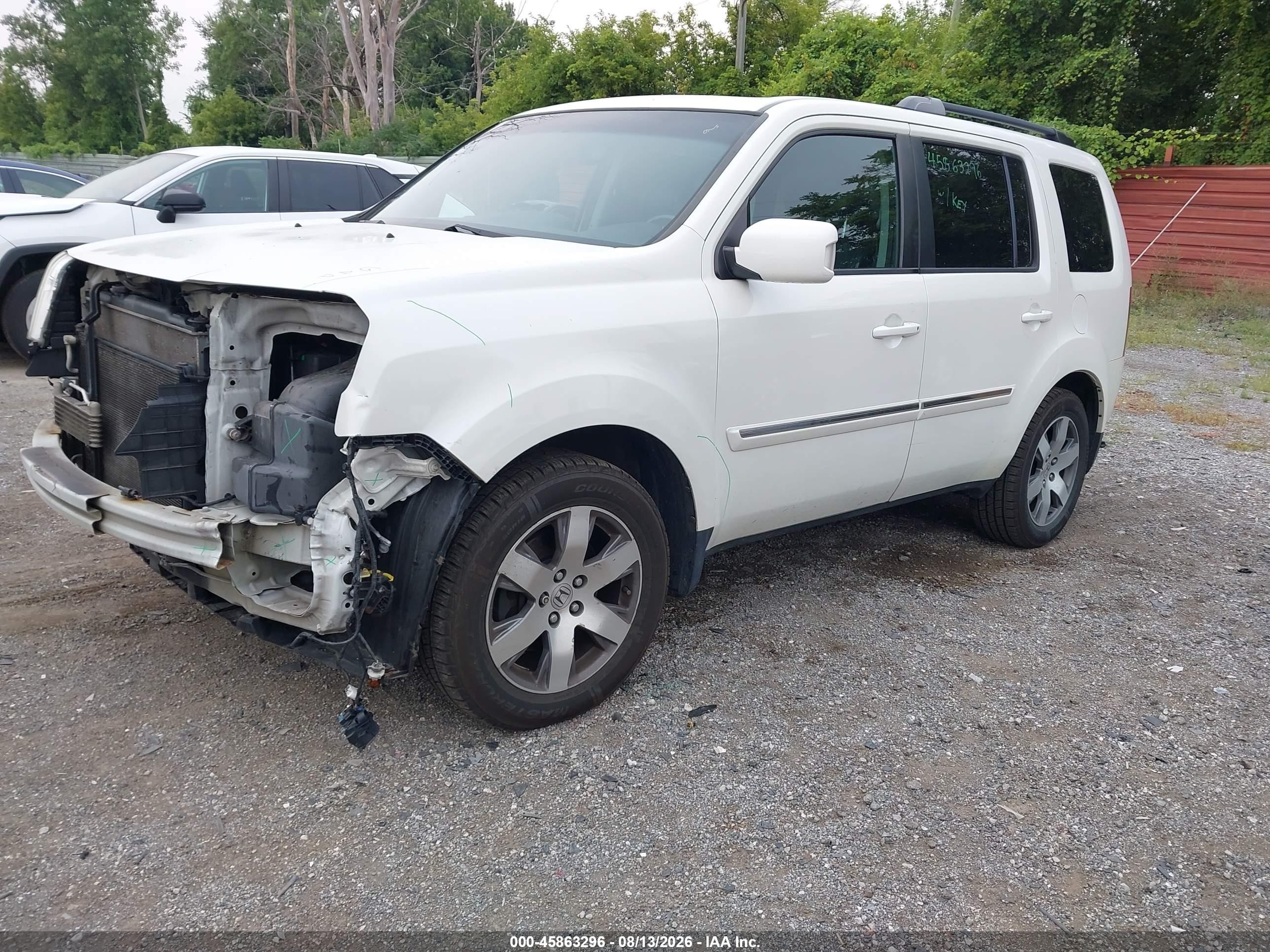 2015 Honda Pilot Touring White vin: 5FNYF4H98FB042891