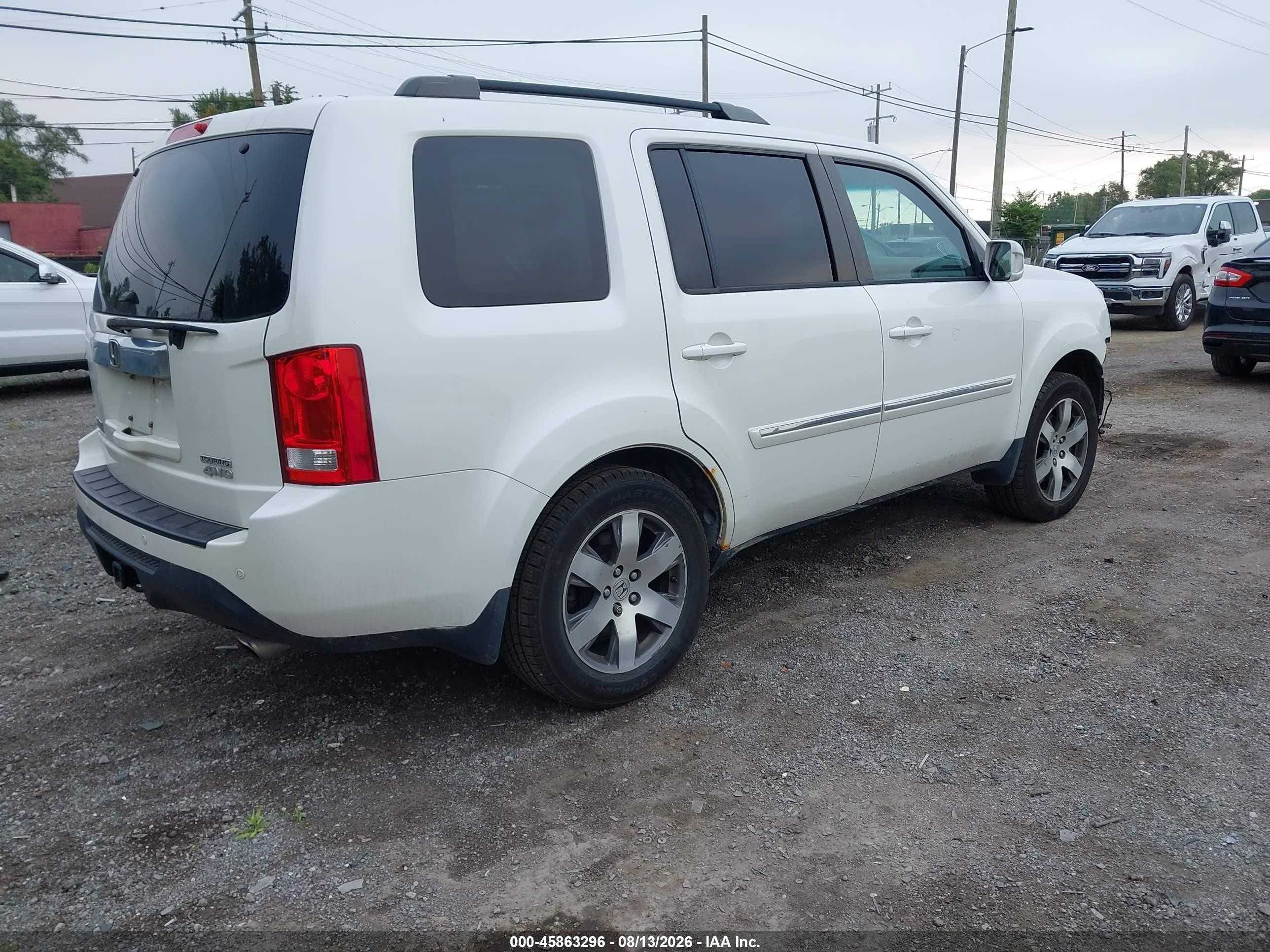 2015 Honda Pilot Touring White vin: 5FNYF4H98FB042891