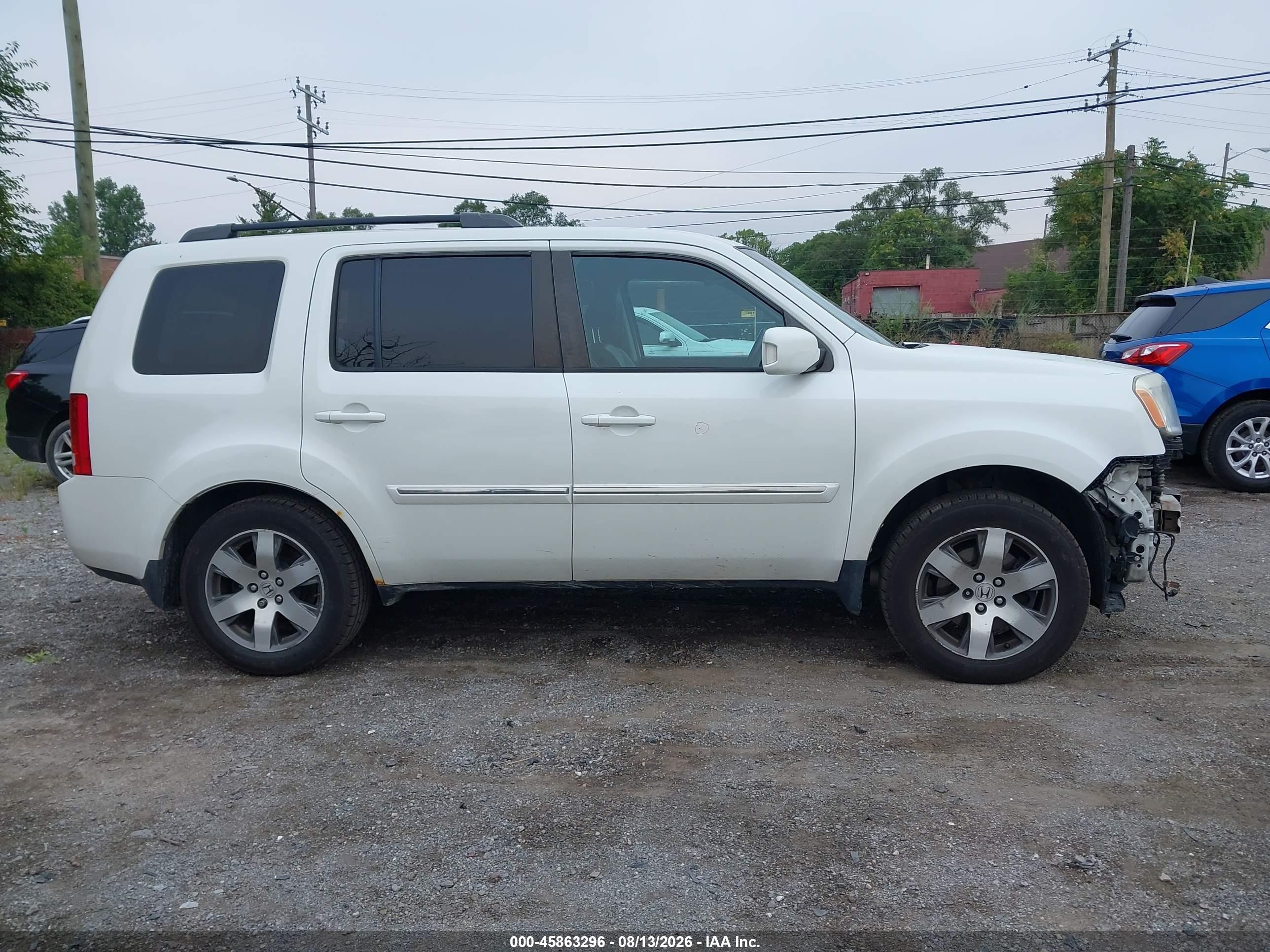 2015 Honda Pilot Touring White vin: 5FNYF4H98FB042891