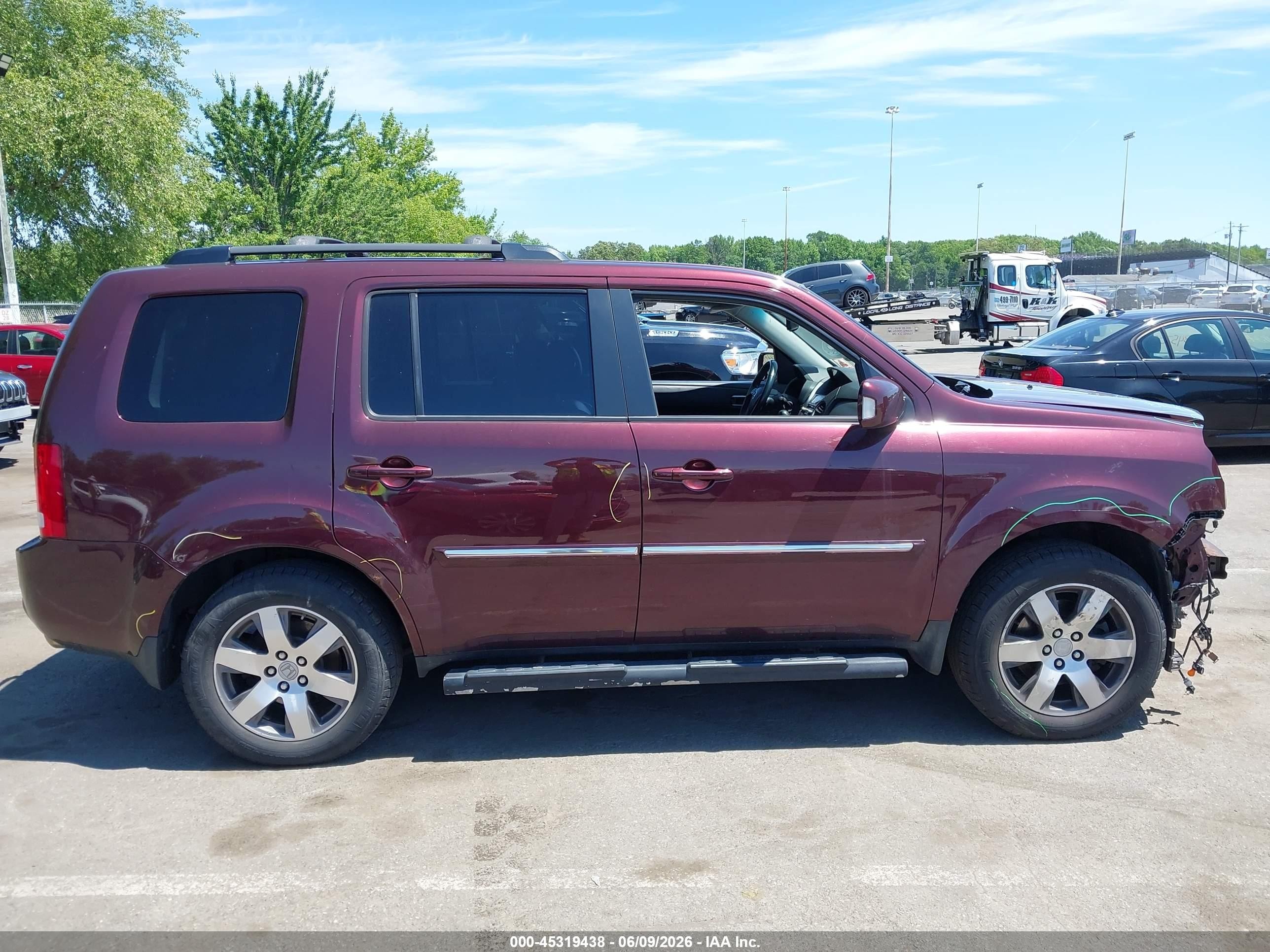 2015 Honda Pilot Touring Burgundy vin: 5FNYF4H98FB053261