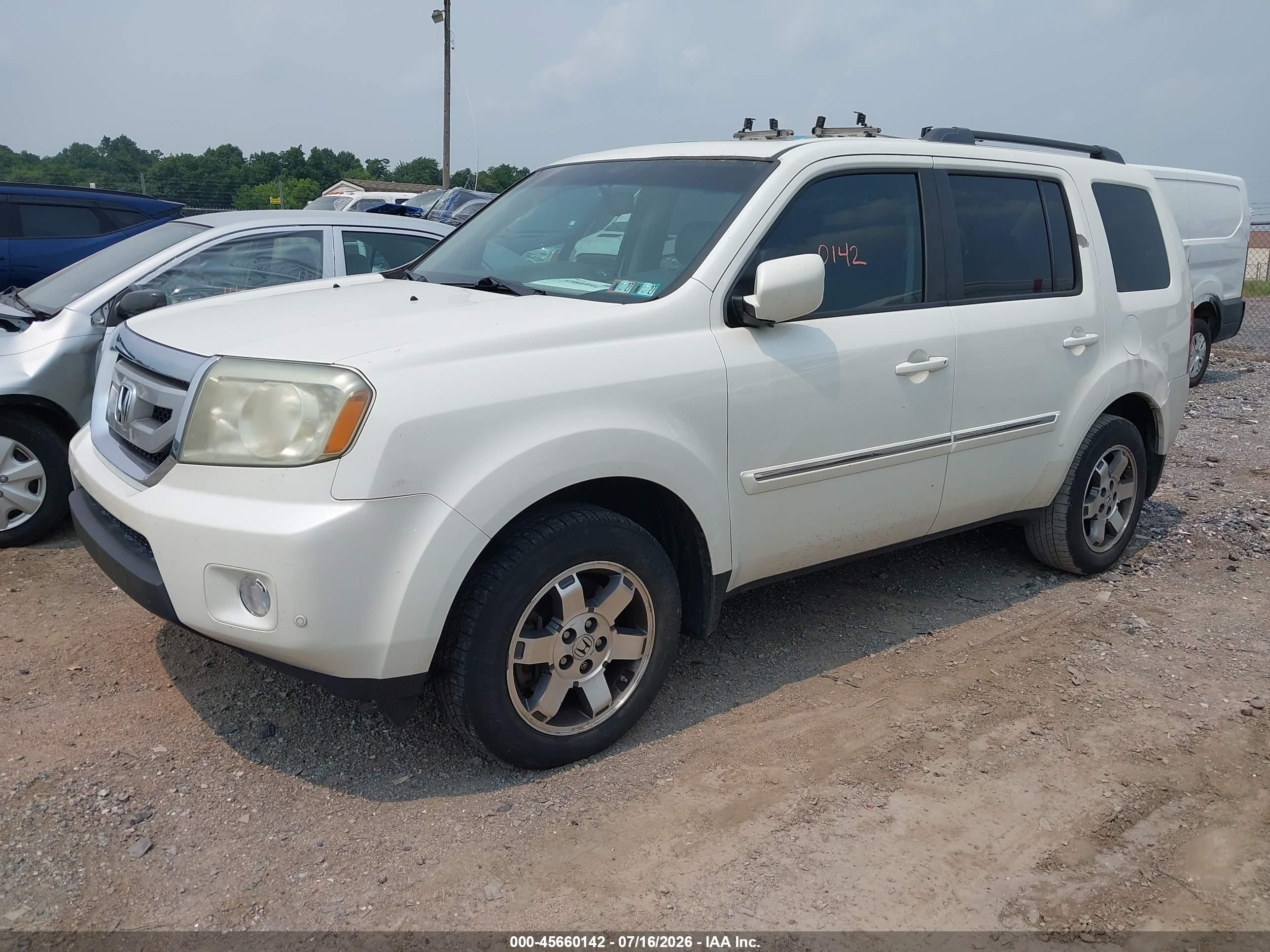 2011 Honda Pilot Touring White vin: 5FNYF4H99BB052551