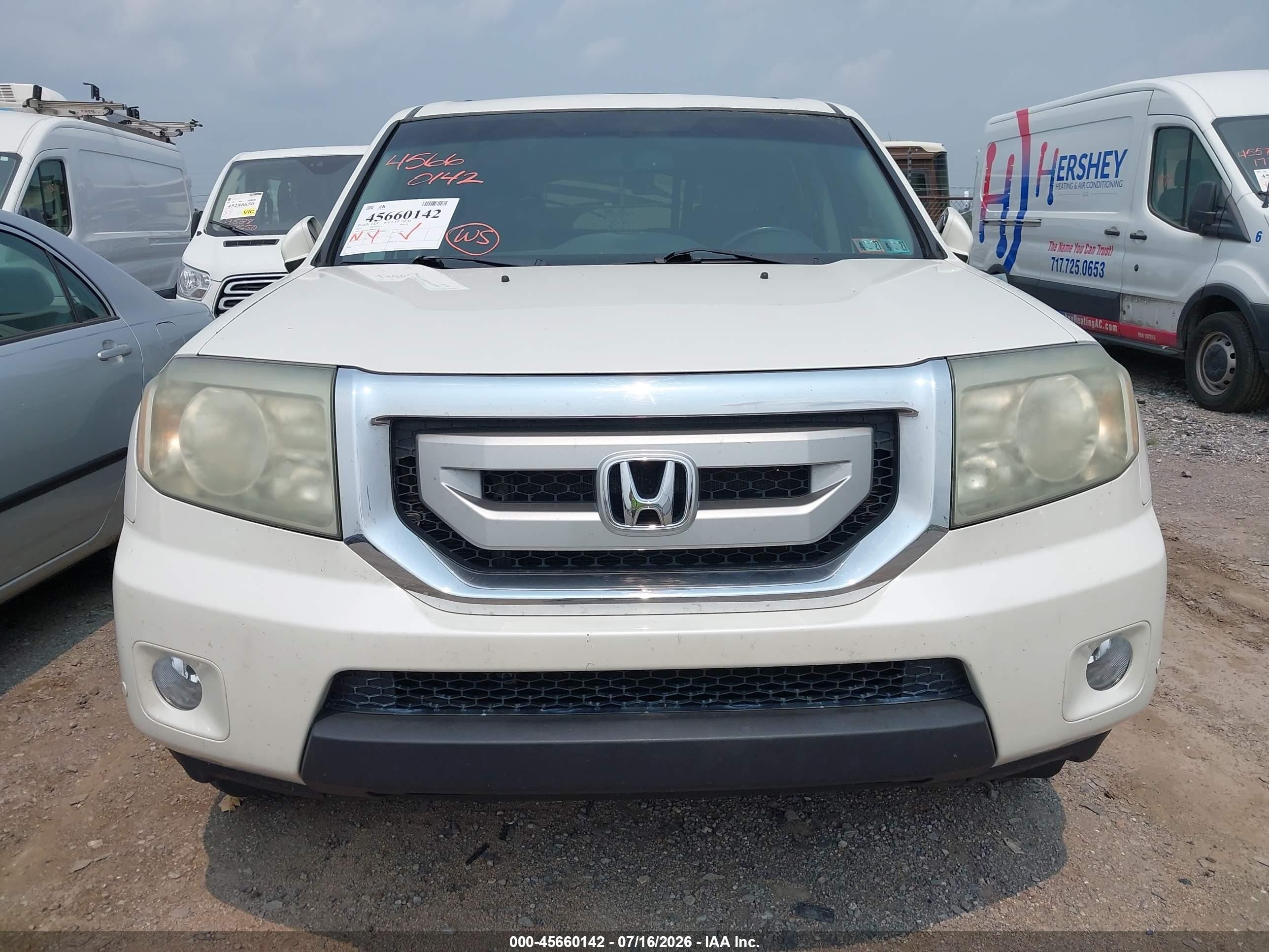 2011 Honda Pilot Touring White vin: 5FNYF4H99BB052551