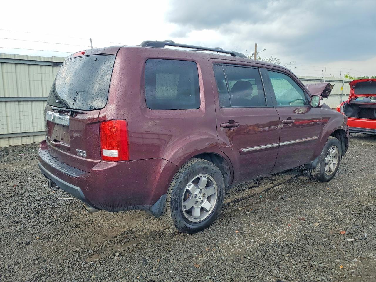 2011 Honda Pilot Touring Maroon vin: 5FNYF4H99BB081807