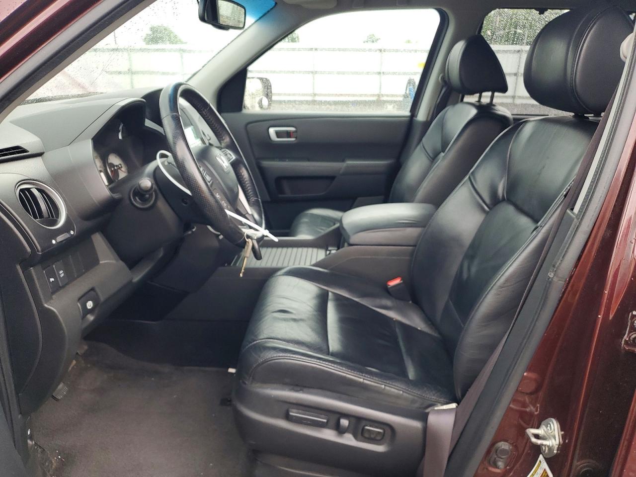 2011 Honda Pilot Touring Maroon vin: 5FNYF4H99BB081807