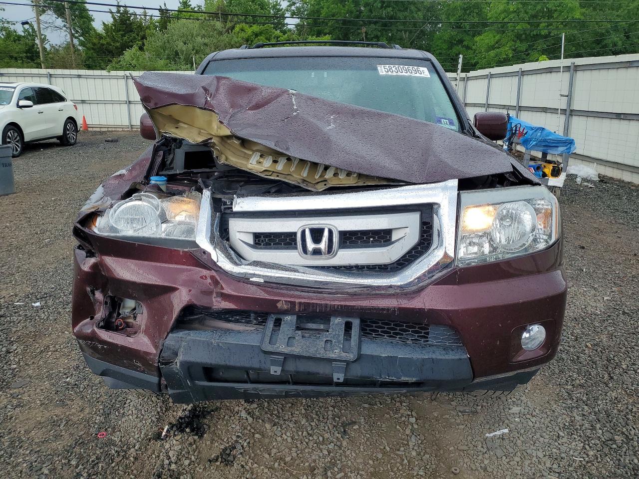 2011 Honda Pilot Touring Maroon vin: 5FNYF4H99BB081807