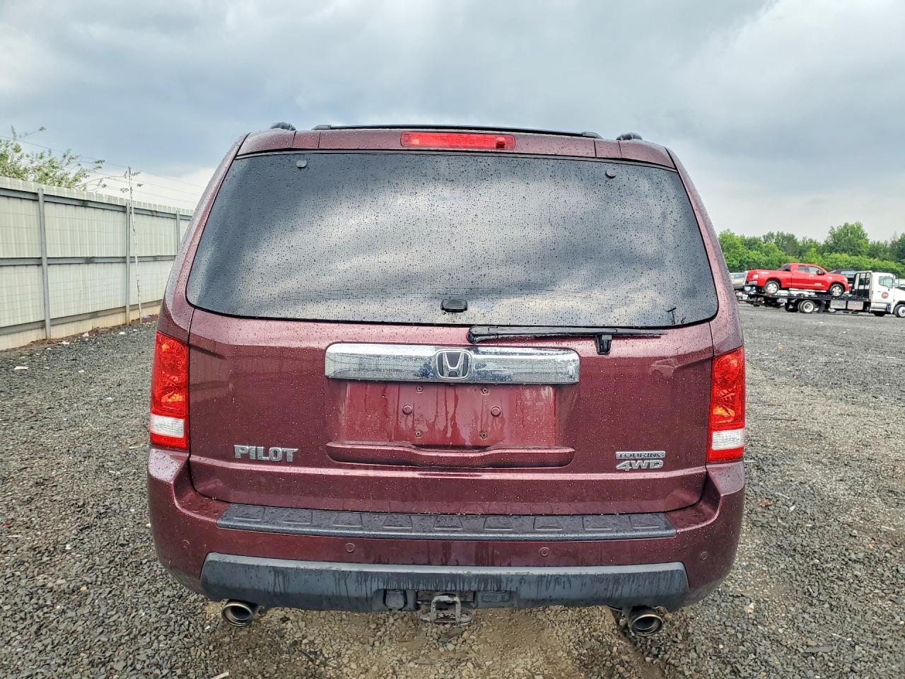 2011 Honda Pilot Touring Maroon vin: 5FNYF4H99BB081807